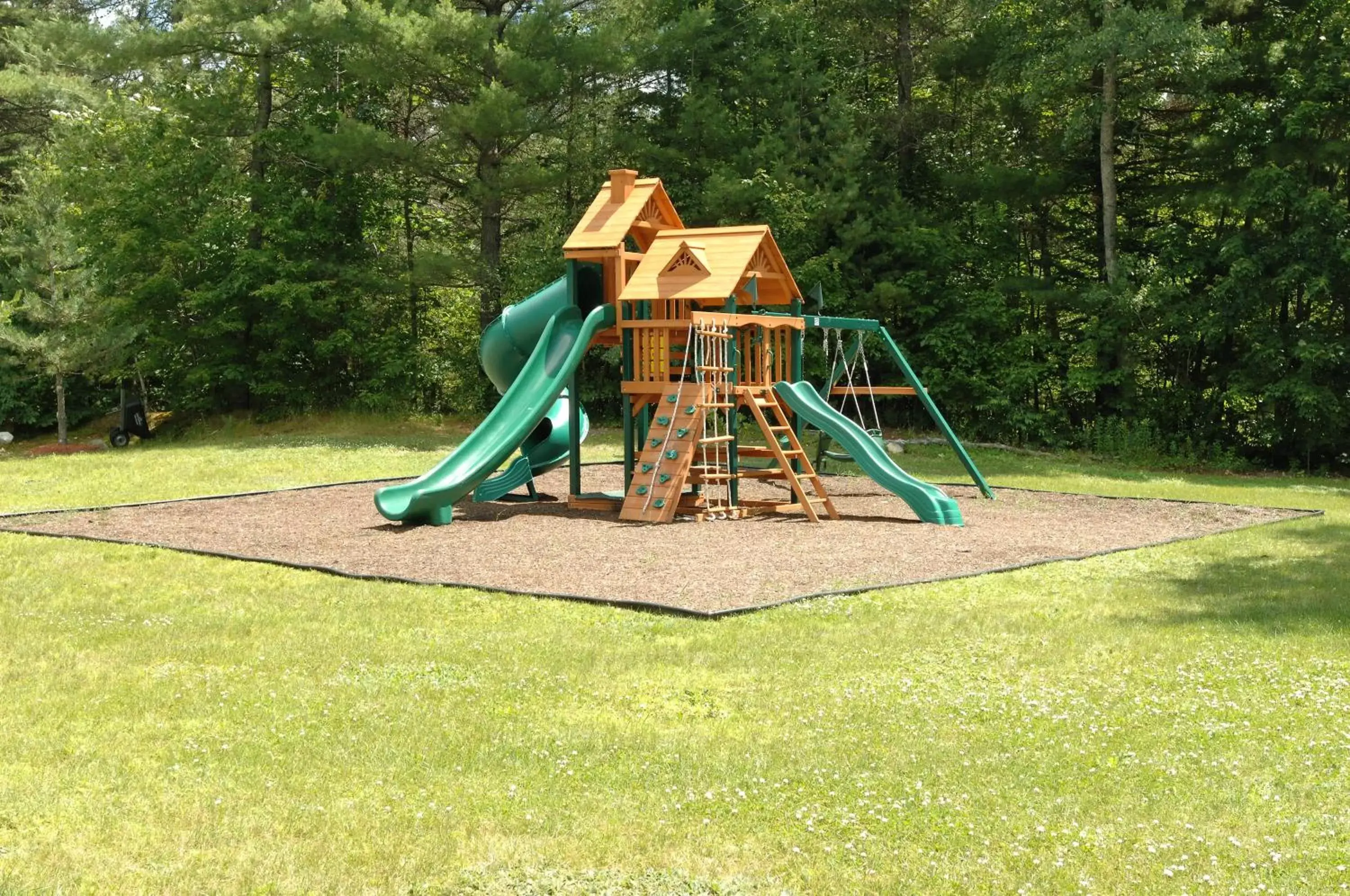 Day, Children's Play Area in Saco River Motor Lodge & Suites
