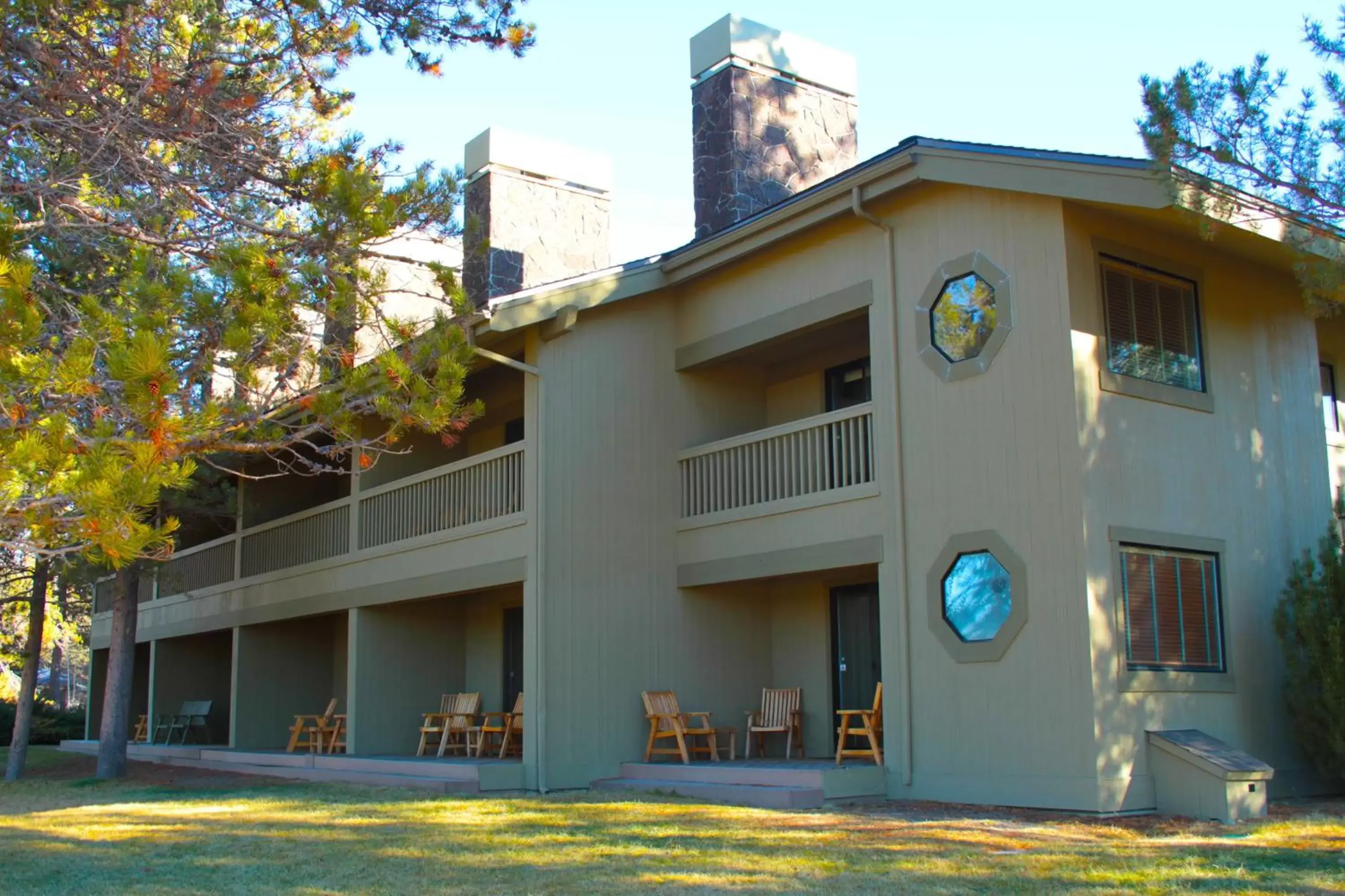 Property building in The Pines at Sunriver Property building in The Pines at Sunriver