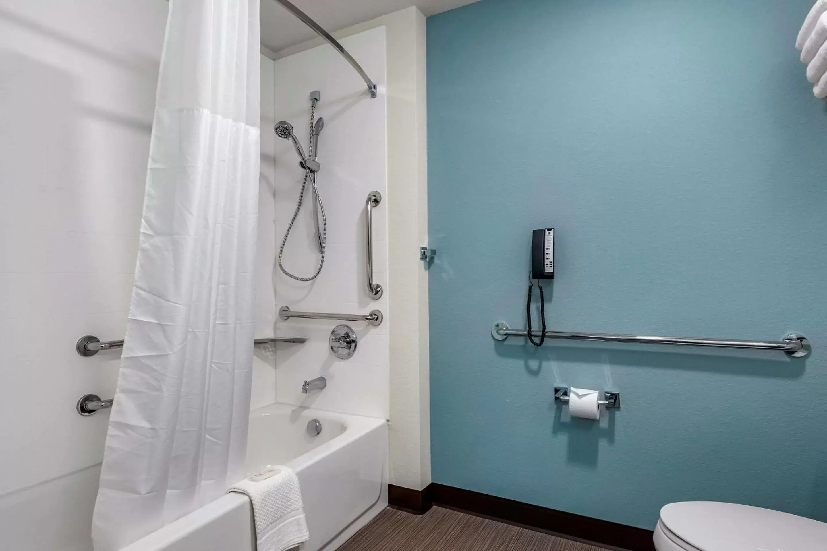 Bathroom in Sleep Inn Waukee-West Des Moines