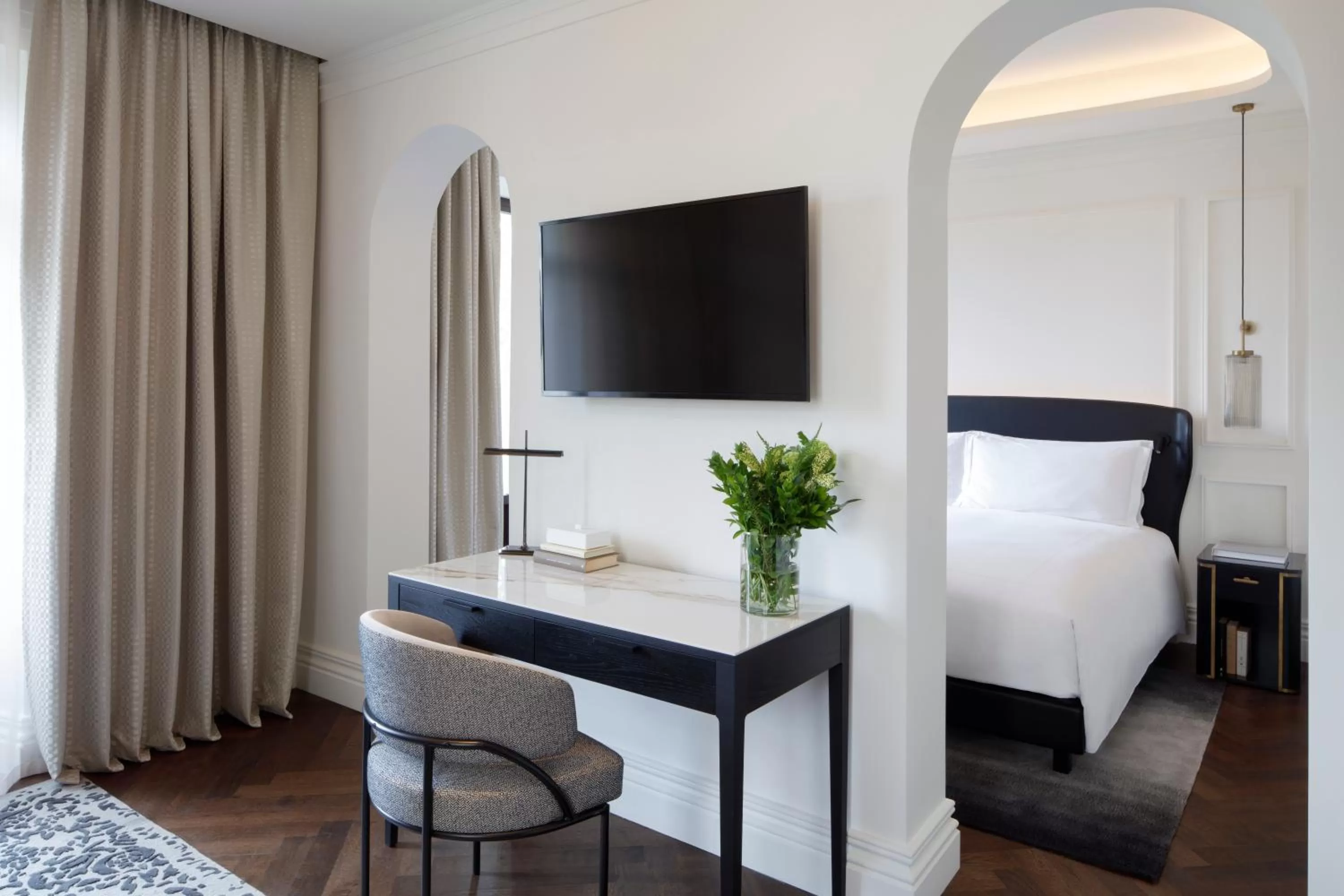 TV and multimedia, Bed in InterContinental Rome Ambasciatori Palace by IHG