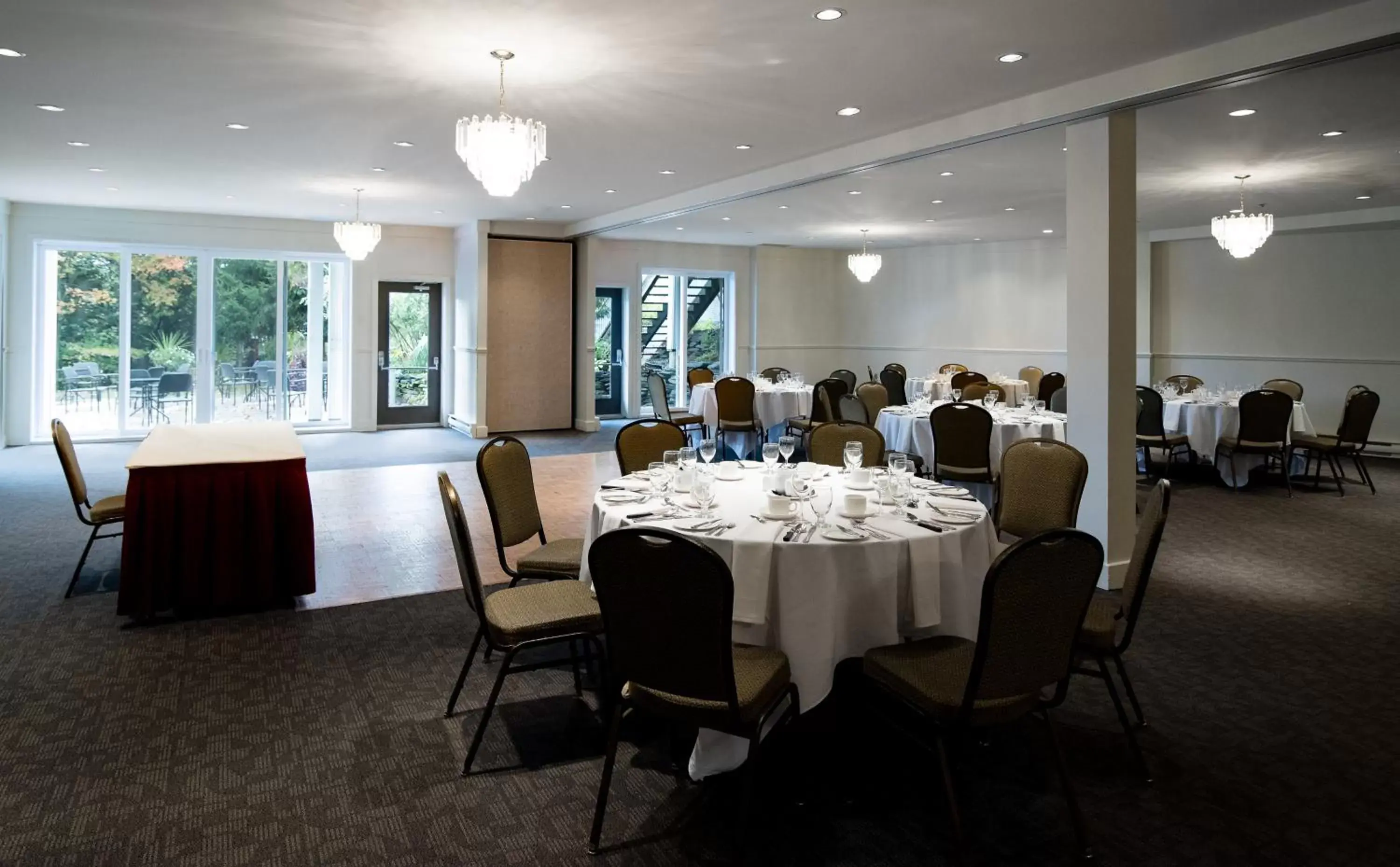 Meeting/conference room, Restaurant/Places to Eat in Manoir des Sables Hôtel & Golf