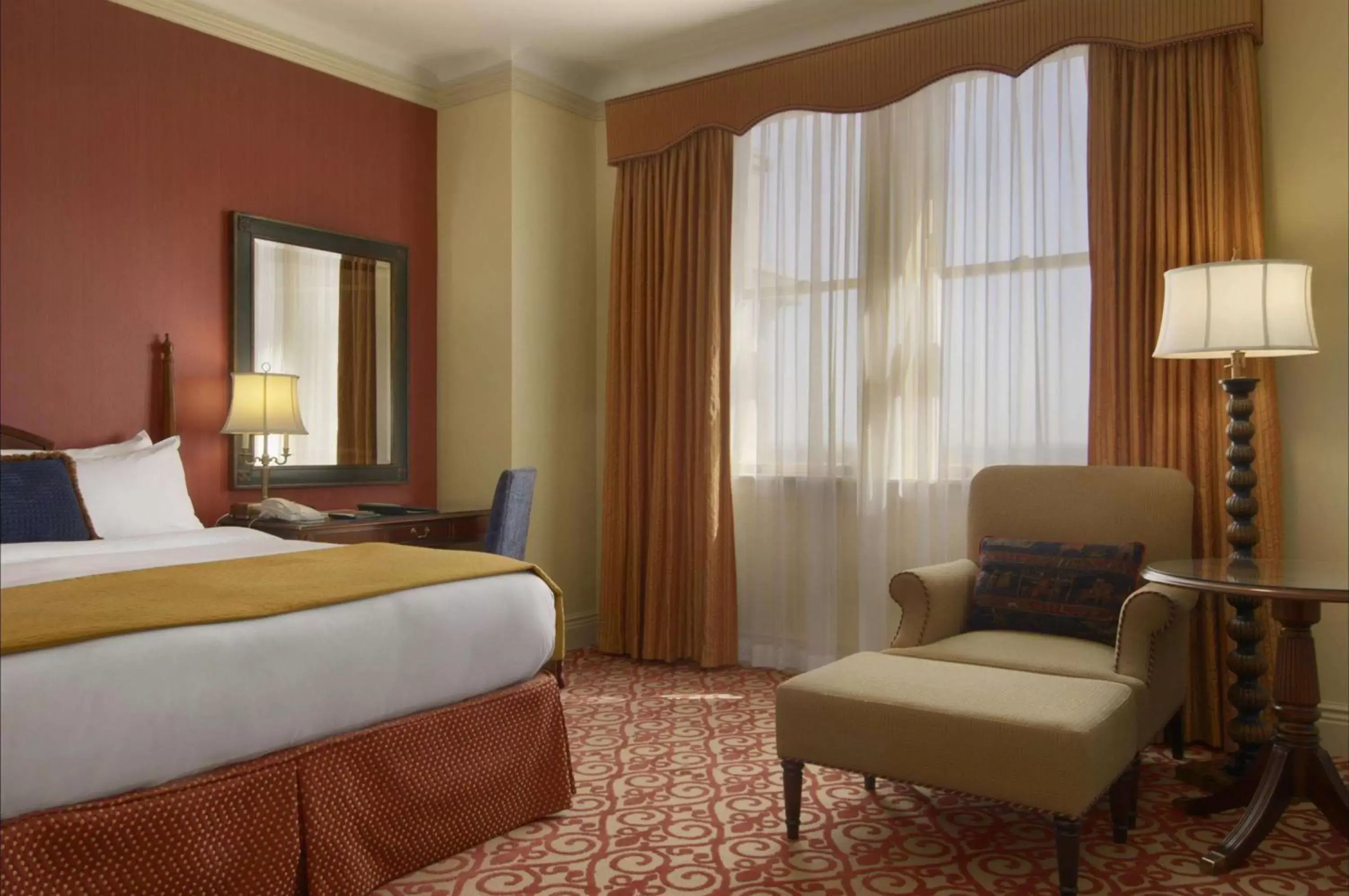 Bedroom in Fairmont Hotel Macdonald