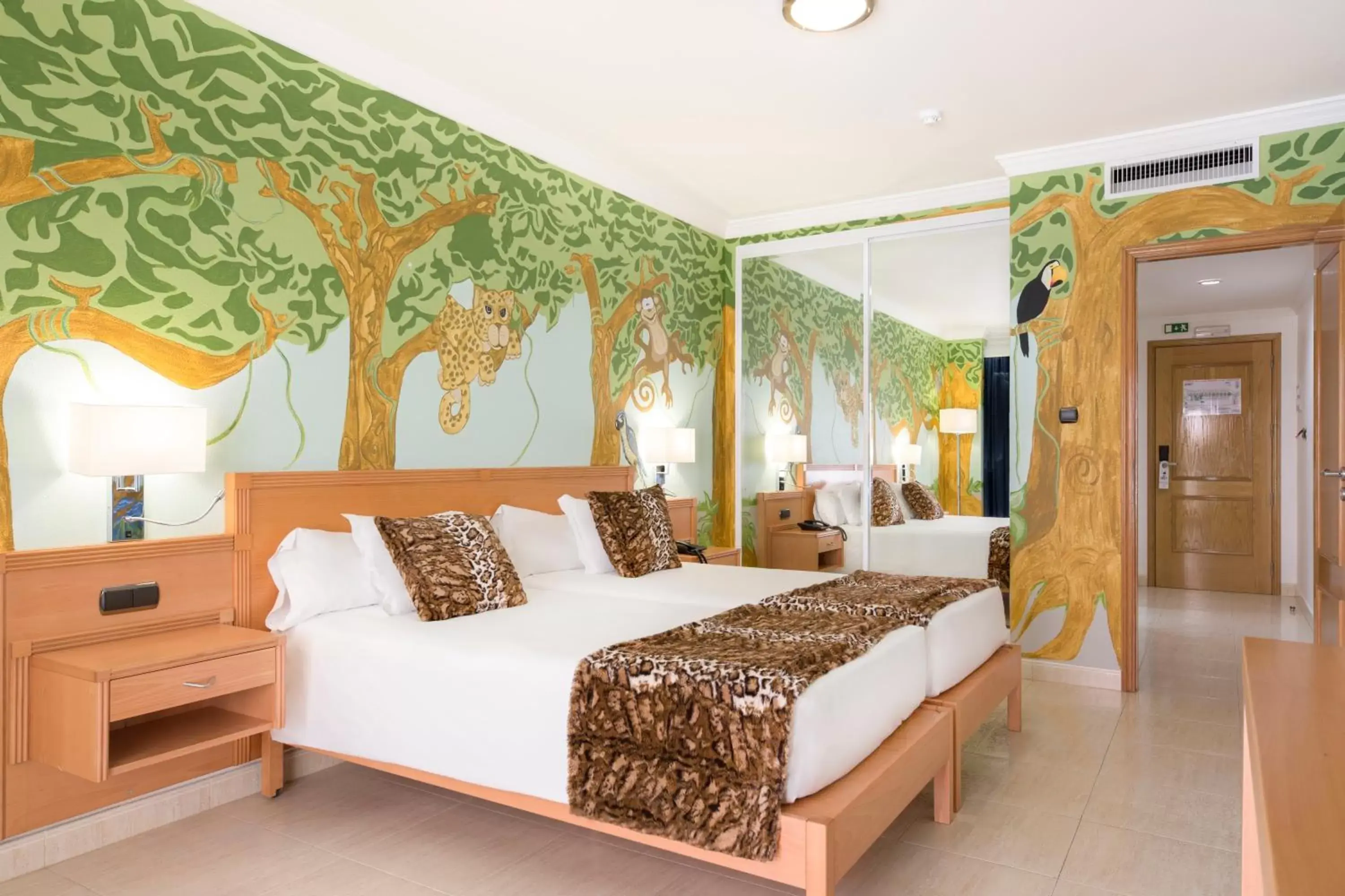 Decorative detail, Bed in Ukino Palmeiras Village - Family Resort