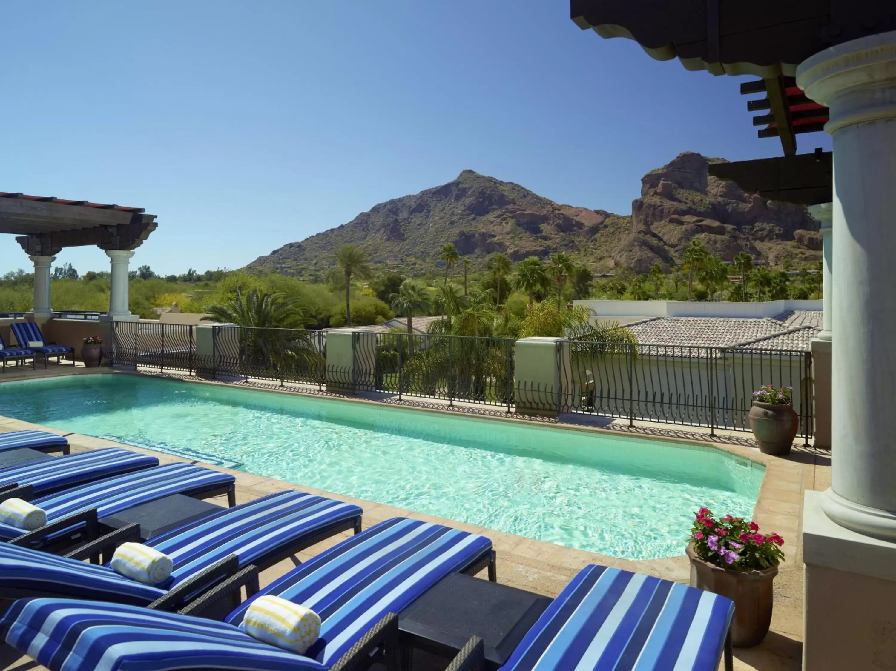 Swimming Pool in Omni Scottsdale Resort & Spa at Montelucia