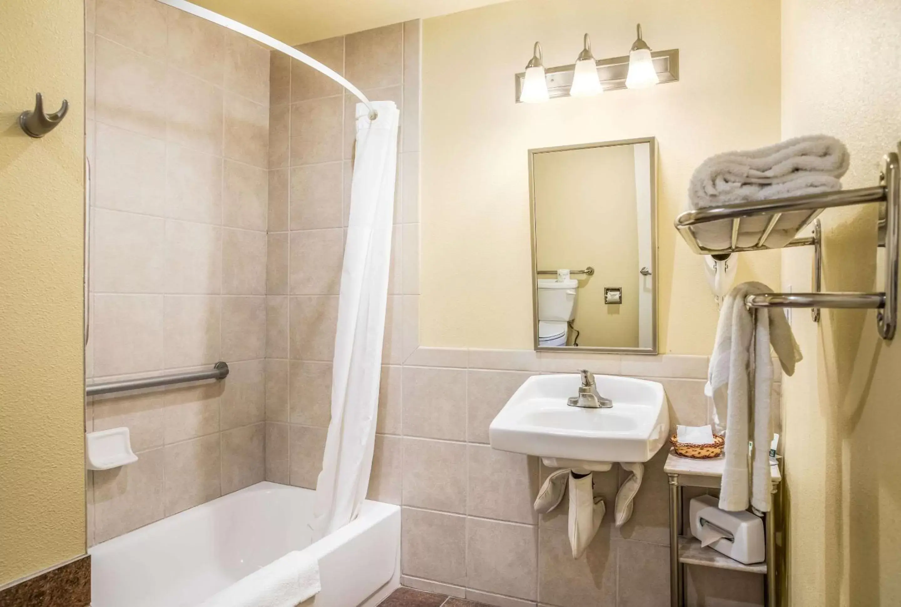 Bathroom in Quality Inn Santa Barbara