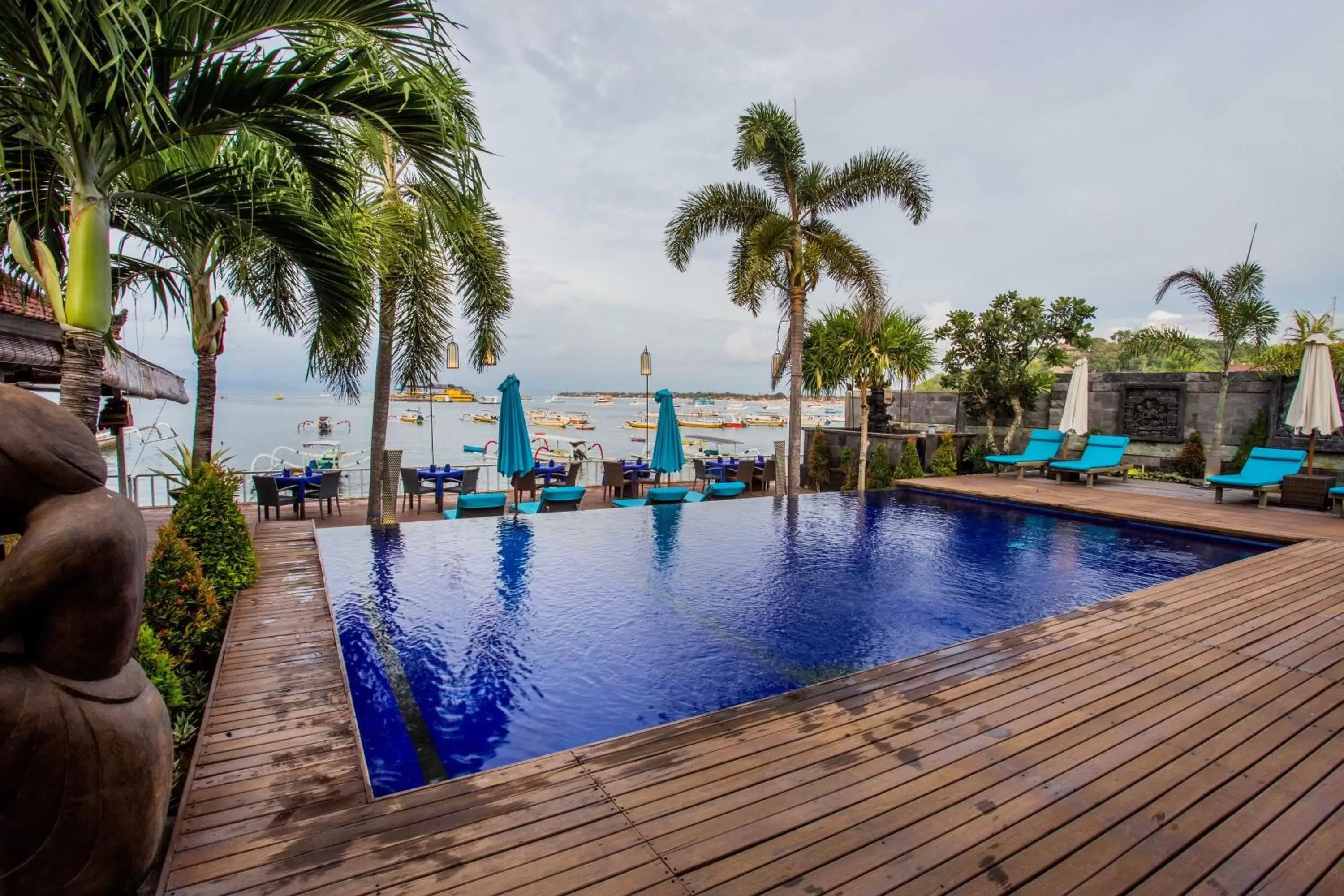 Swimming Pool in Bay Shore Huts