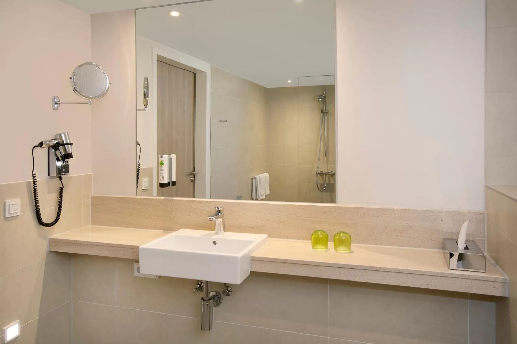 Bathroom in Holiday Inn Frankfurt Airport by IHG