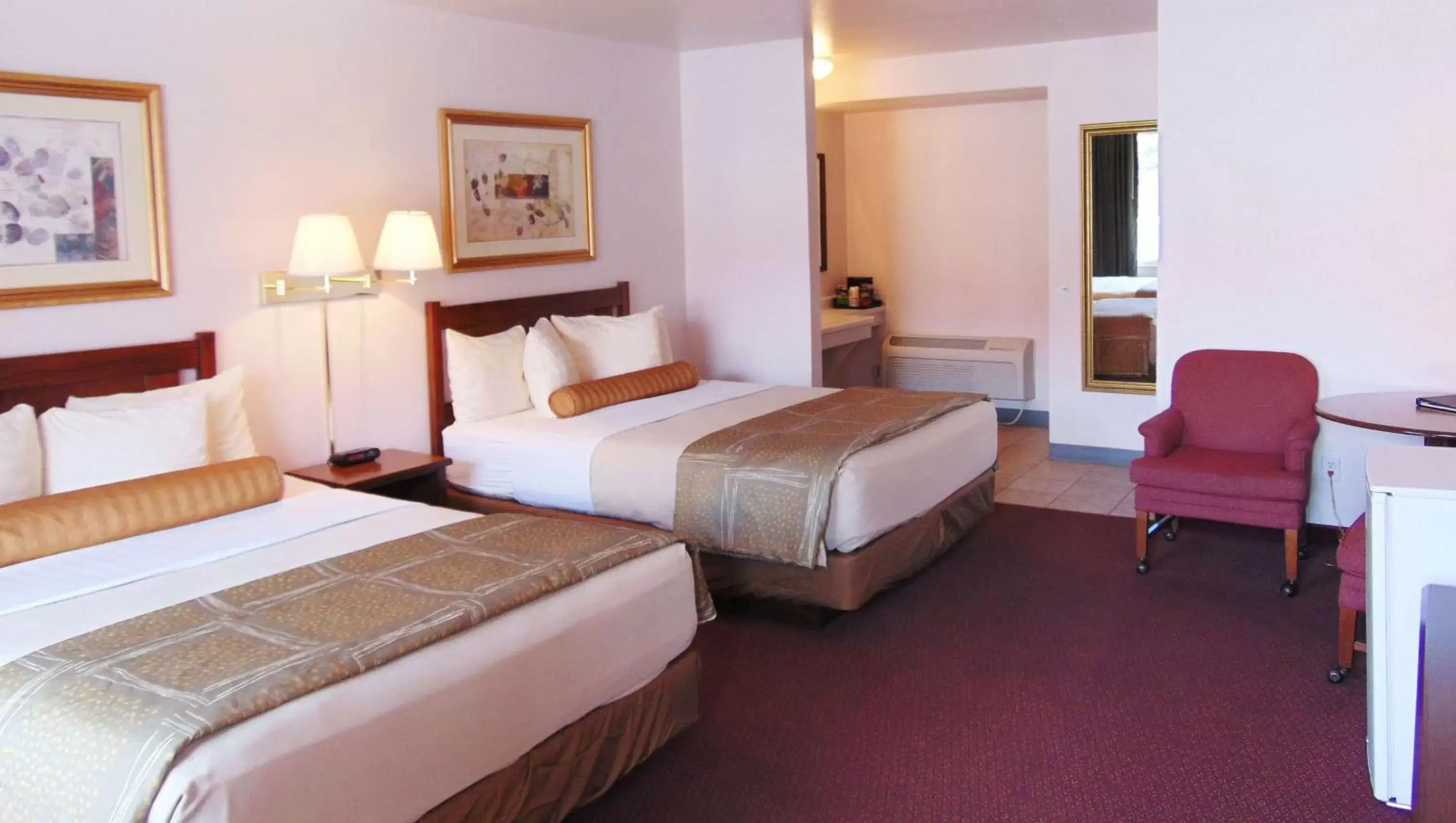 Bedroom in Magnuson Hotel Manitou Springs