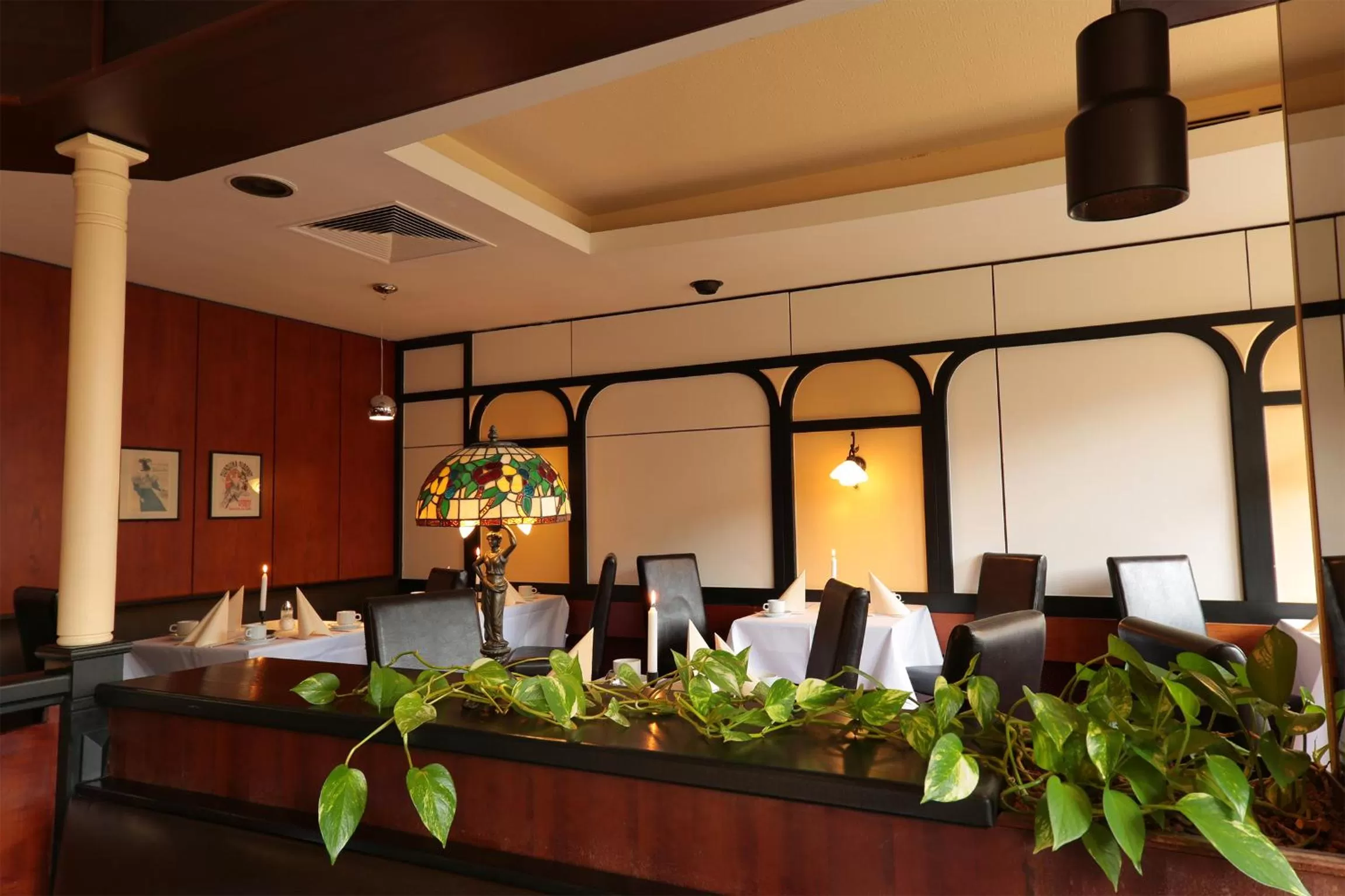 Restaurant/places to eat in Karaman Group Hotel