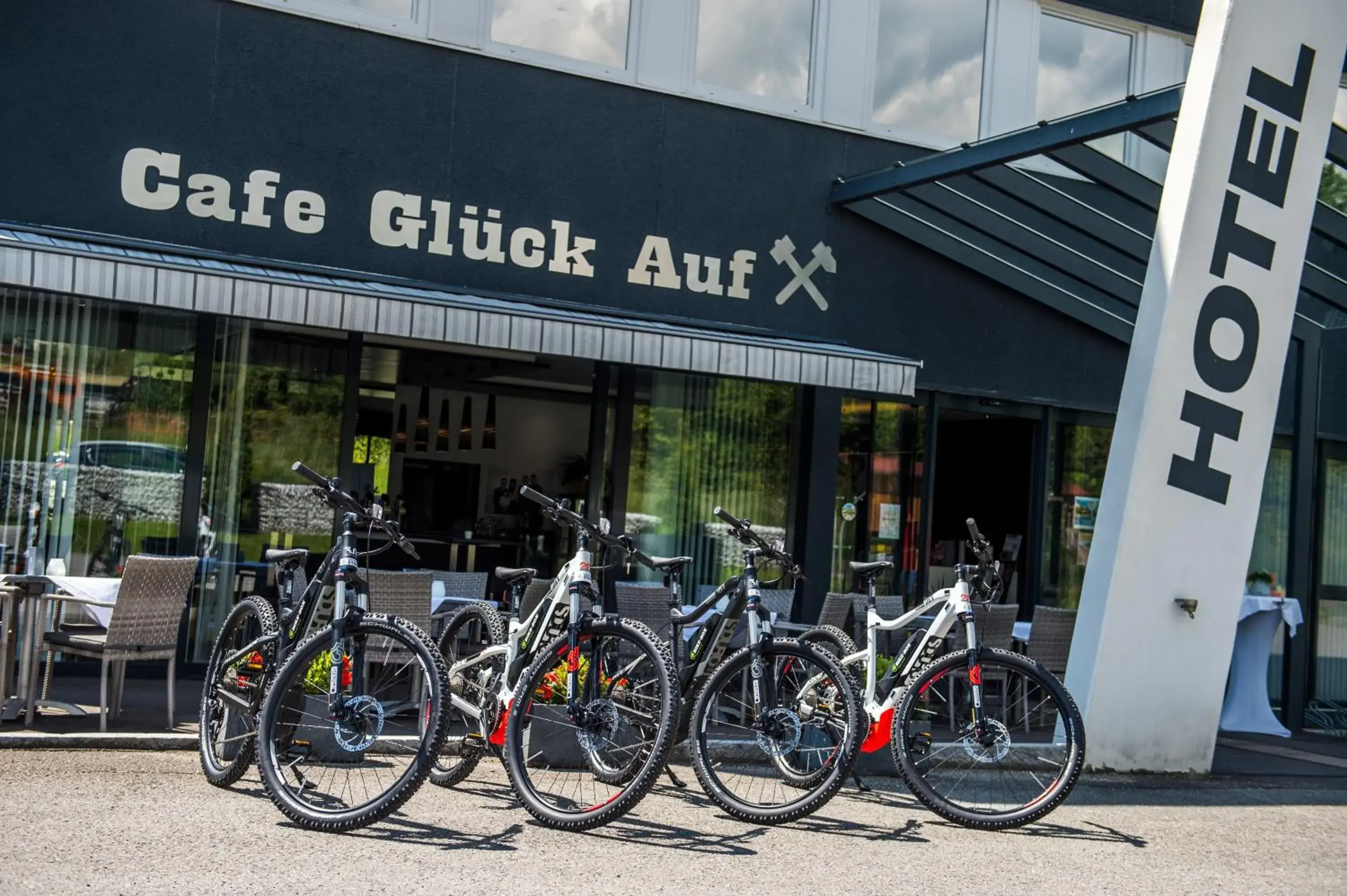 Facade/entrance, Biking in Hotel Fohnsdorf