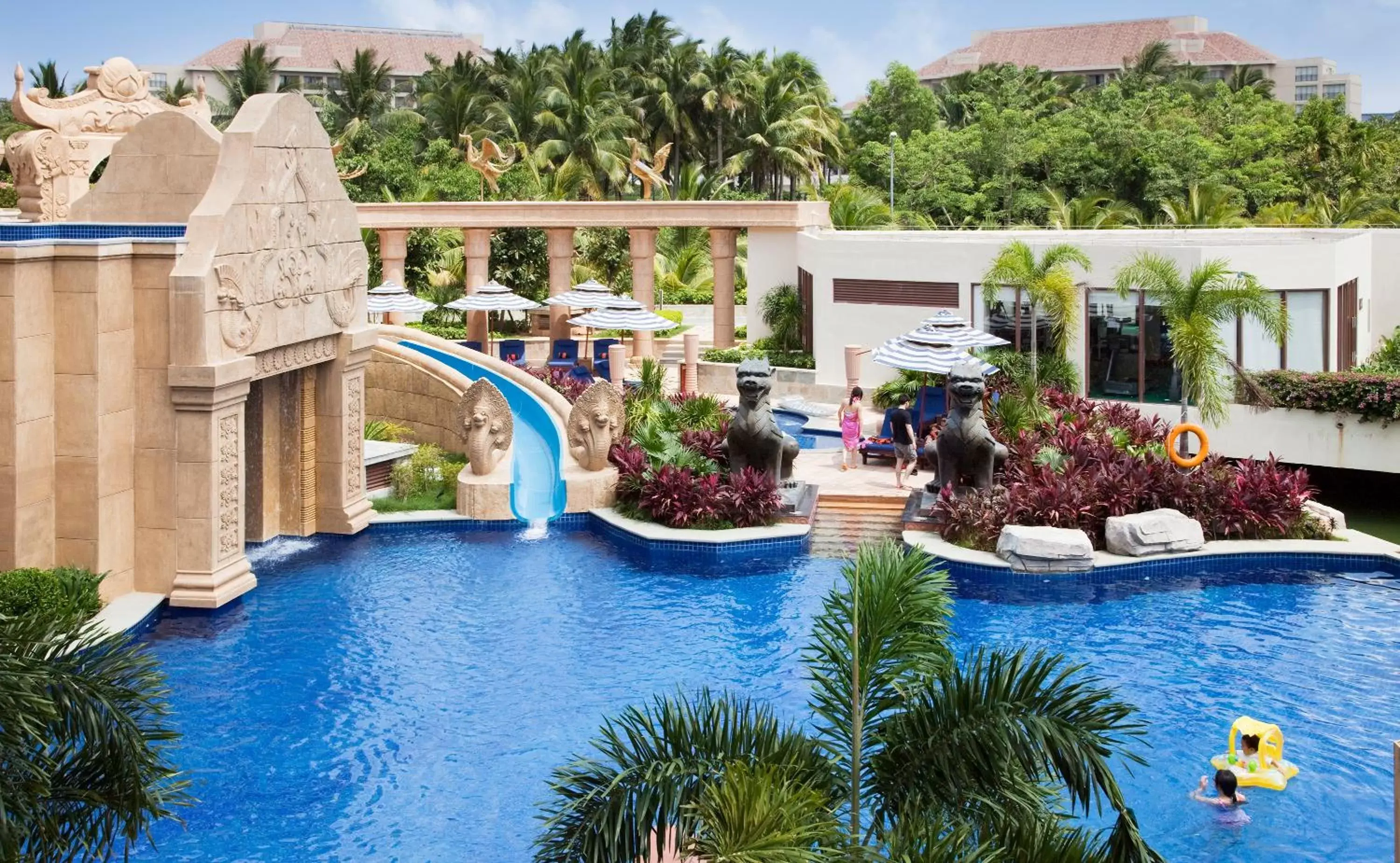 Swimming pool, Pool View in Pullman Sanya Yalong Bay Villas & Resort