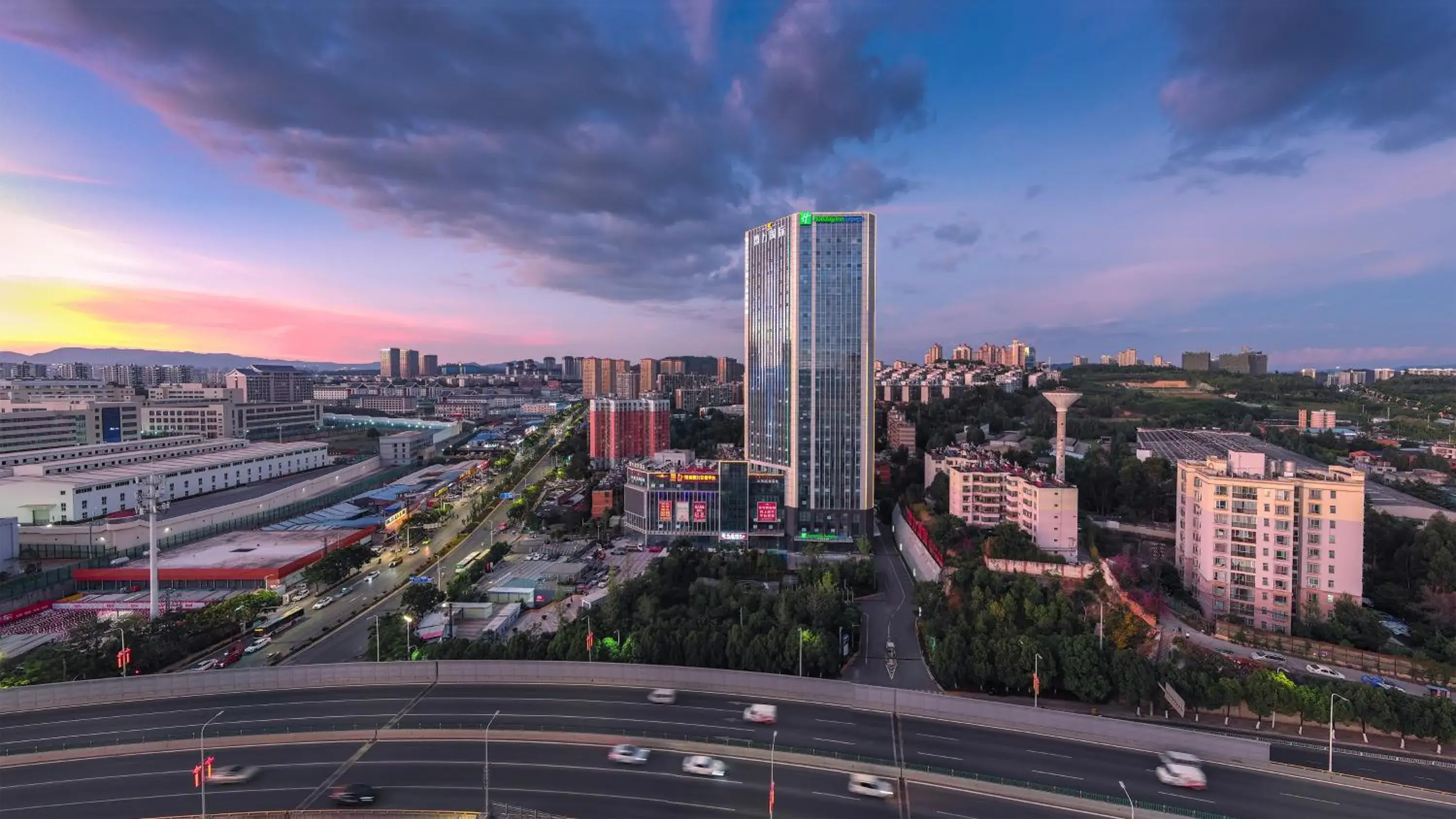 Property building in Holiday Inn Express Kunming Panlong, an IHG Hotel