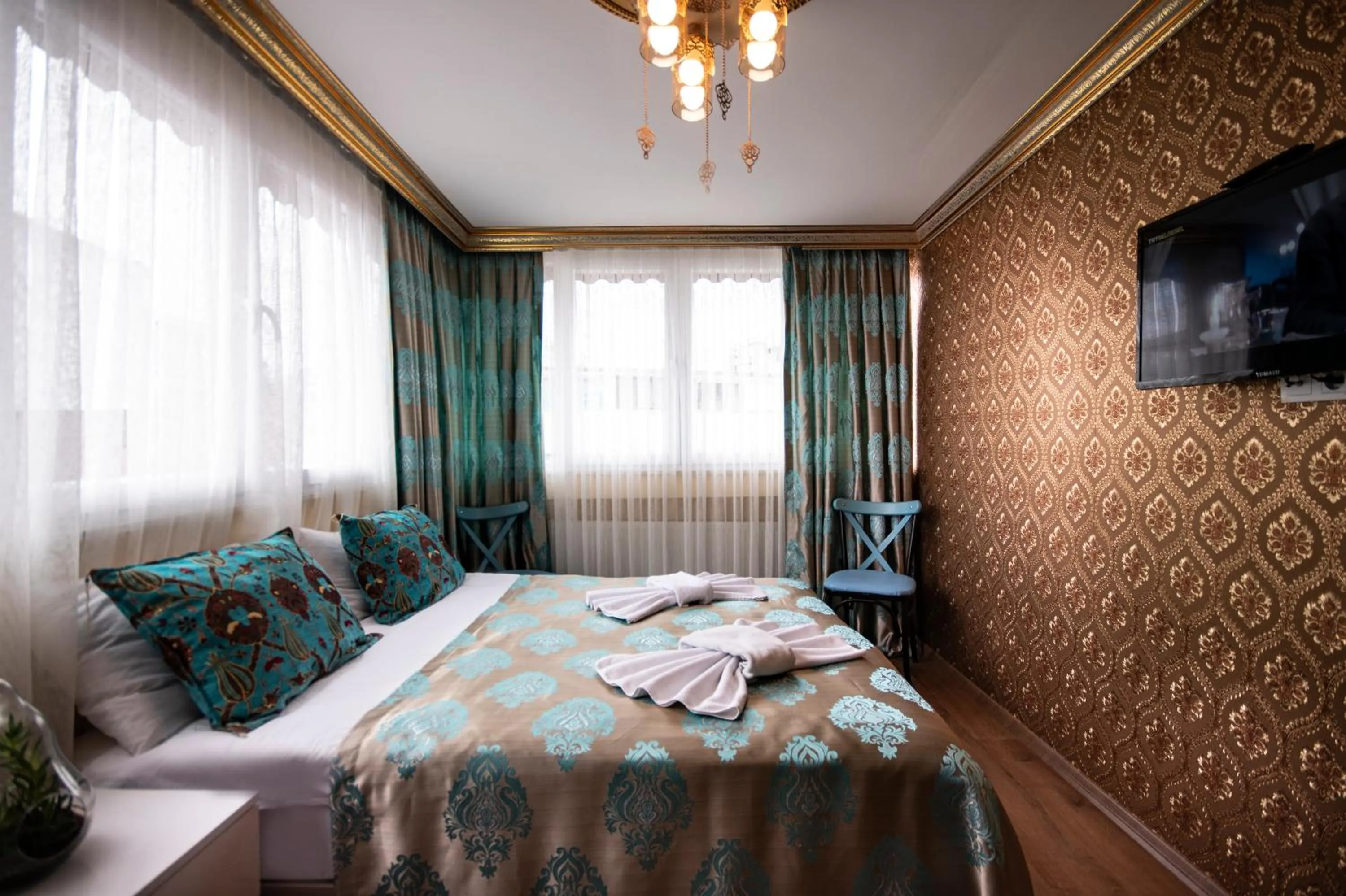 Bed in Paris Garden Hotel Istanbul