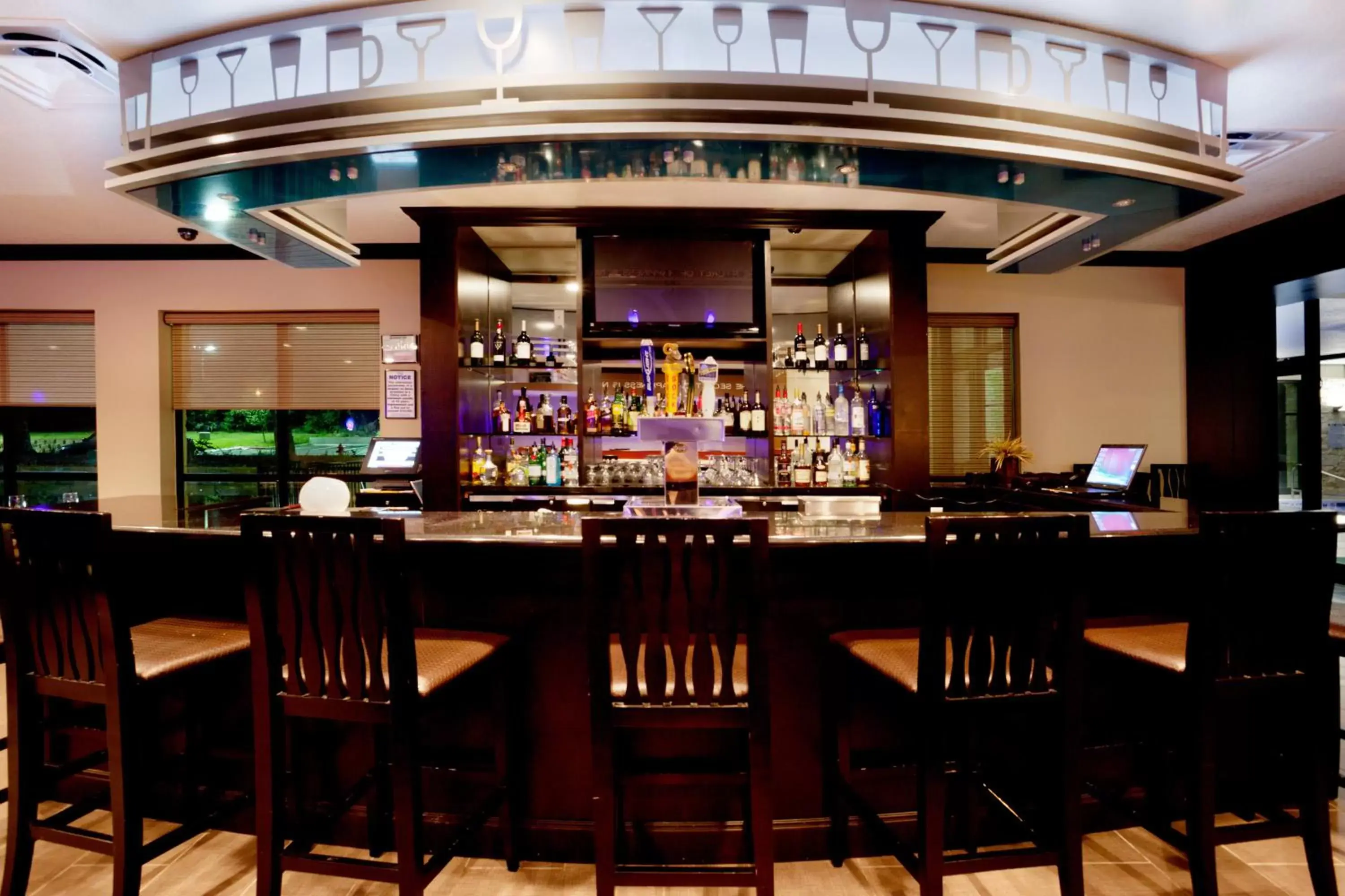 Lounge or bar, Lounge/Bar in Holiday Inn San Antonio North Stone Oak Area, an IHG Hotel