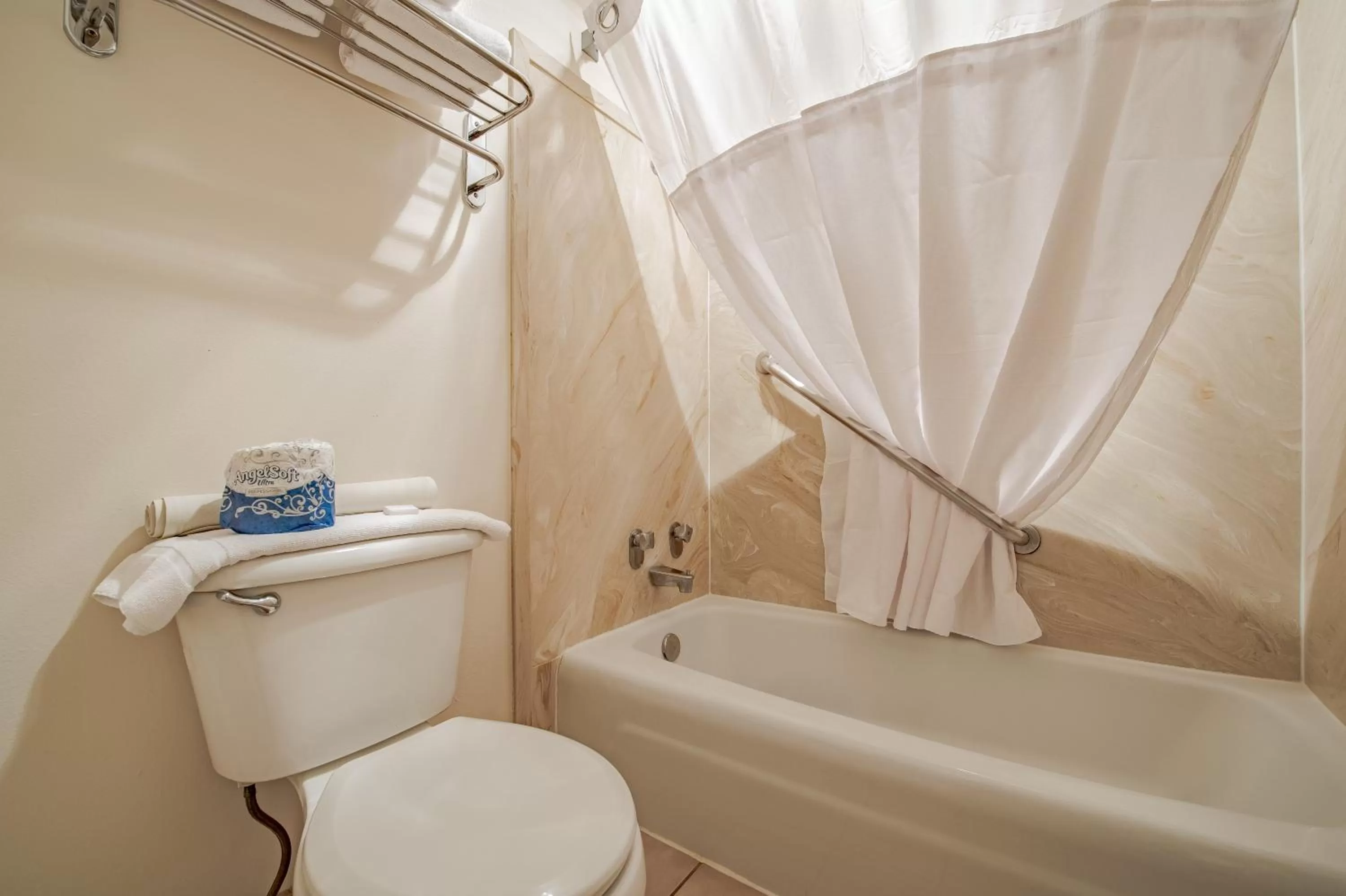 Bathroom in Antler Inn