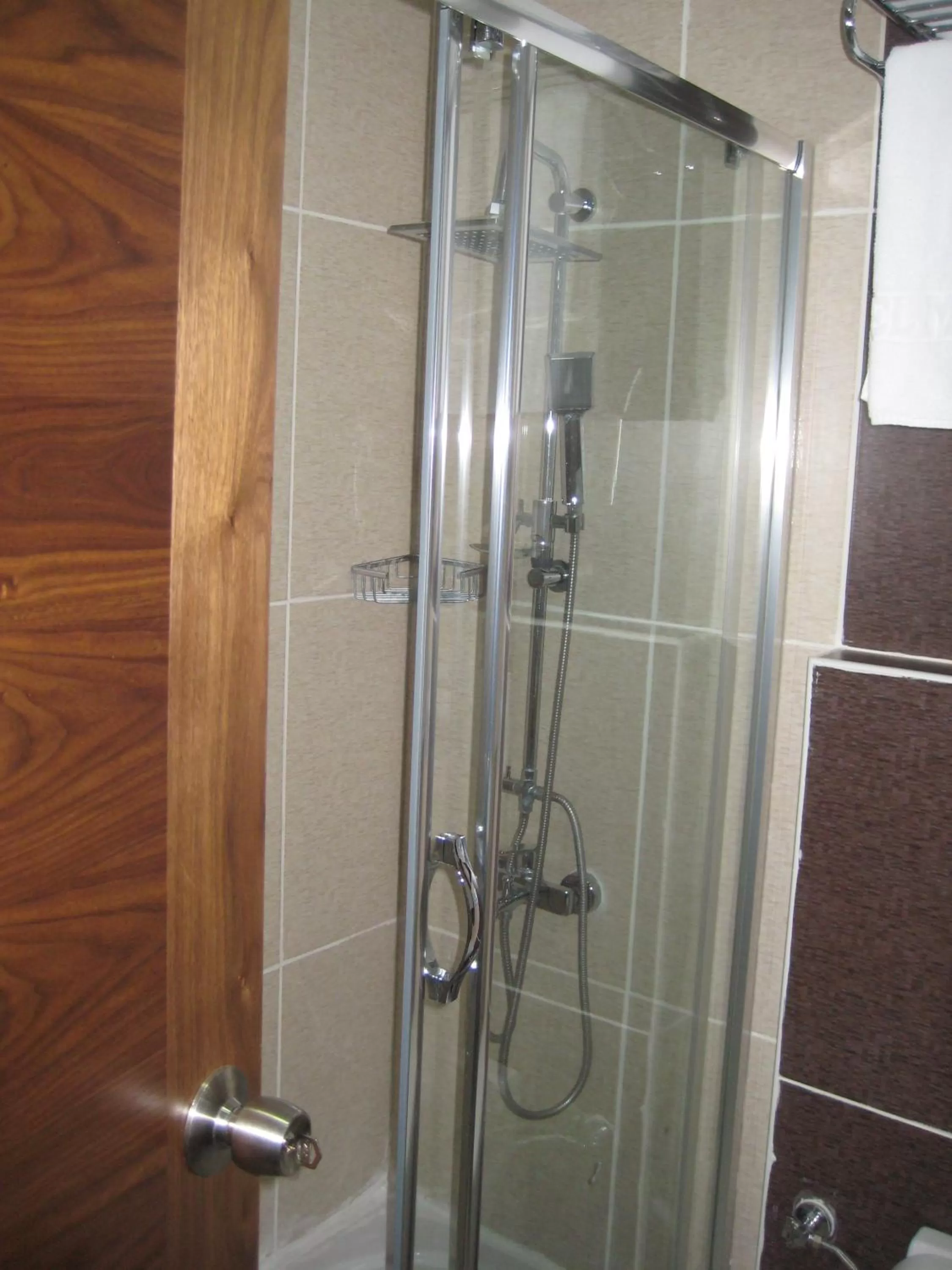 Shower in Miroglu Hotel