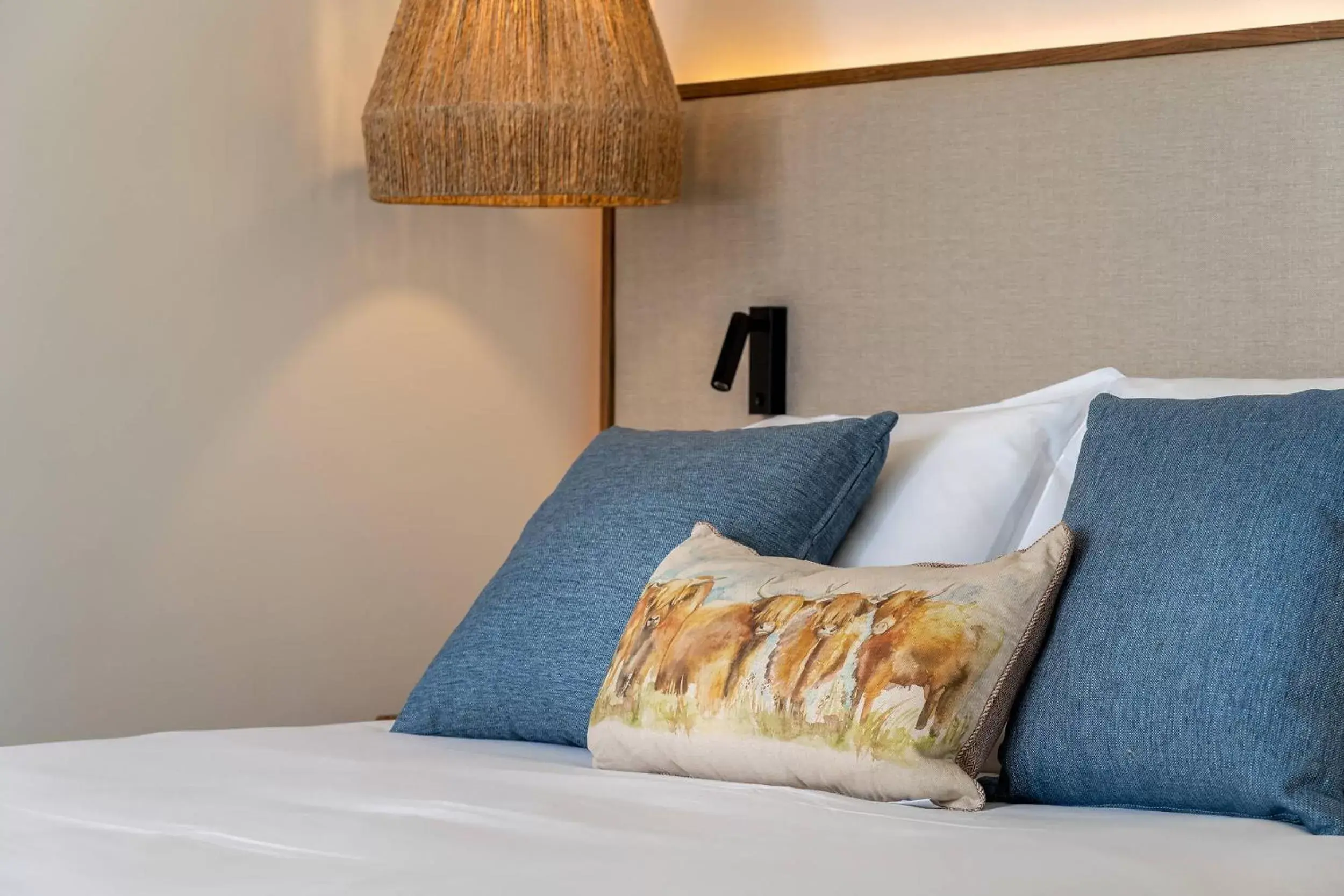 Bed in Octant Evora Bed in Octant Evora