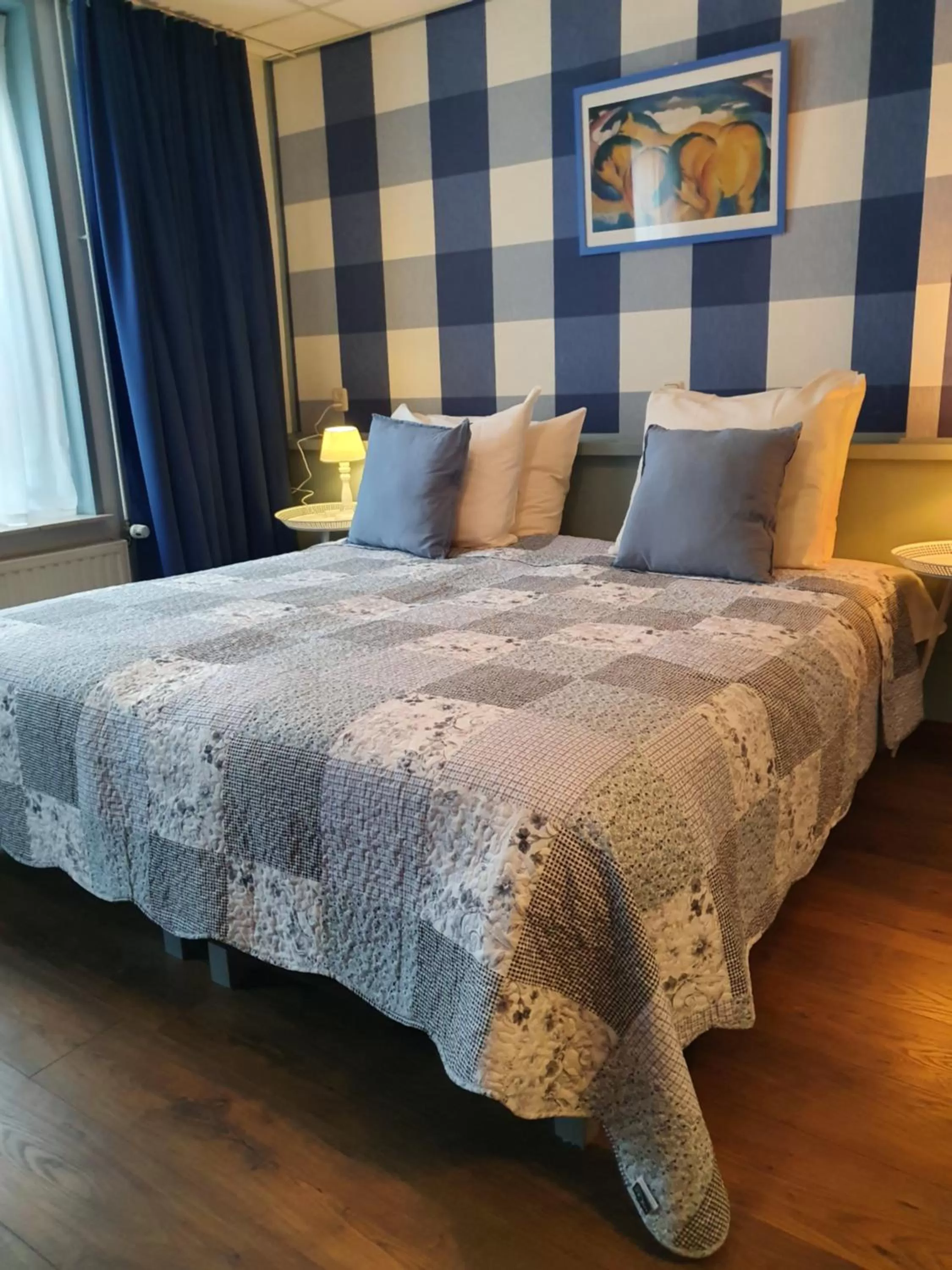 Bed in City Hotel Meppel