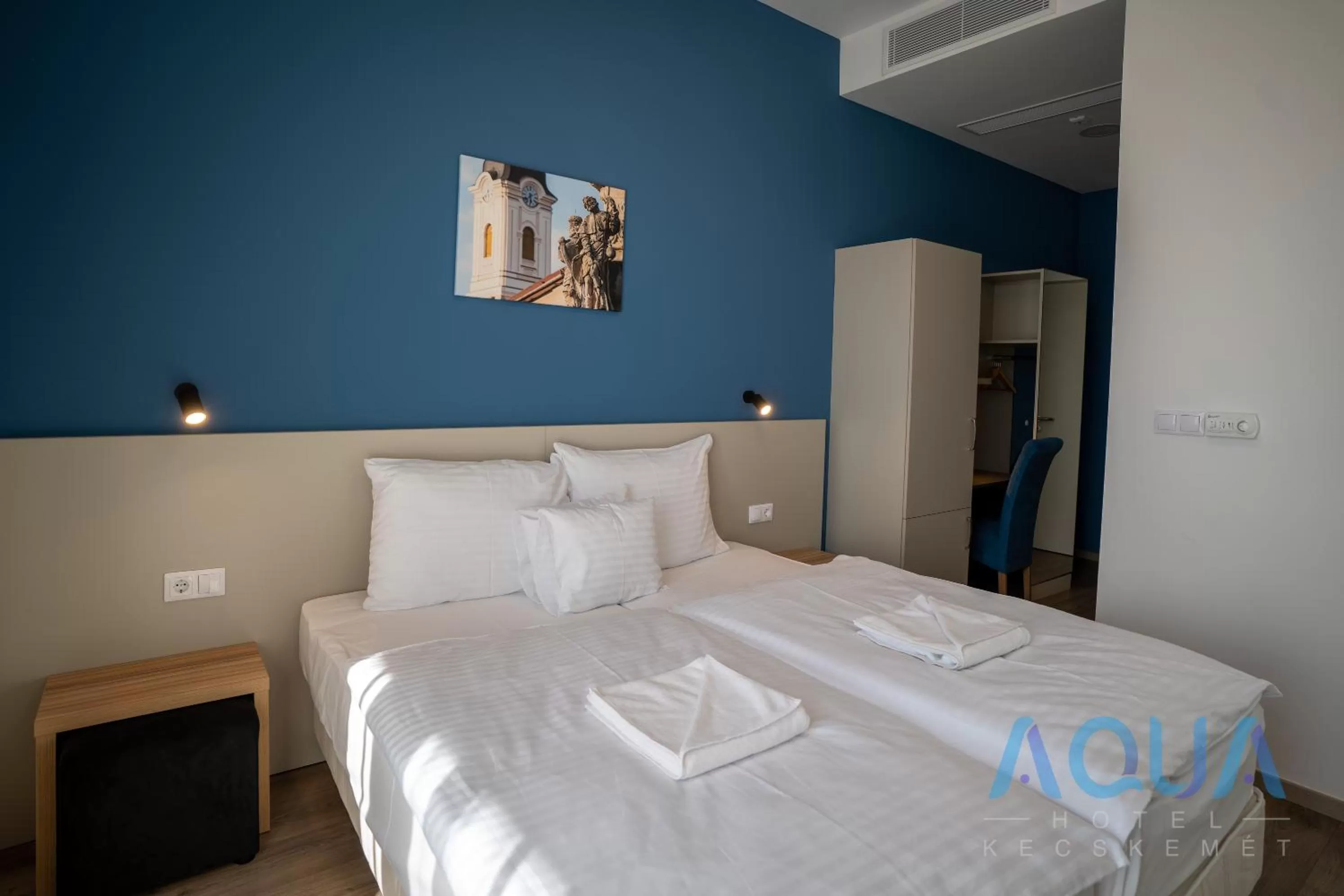 Photo of the whole room, Bed in Aqua Hotel