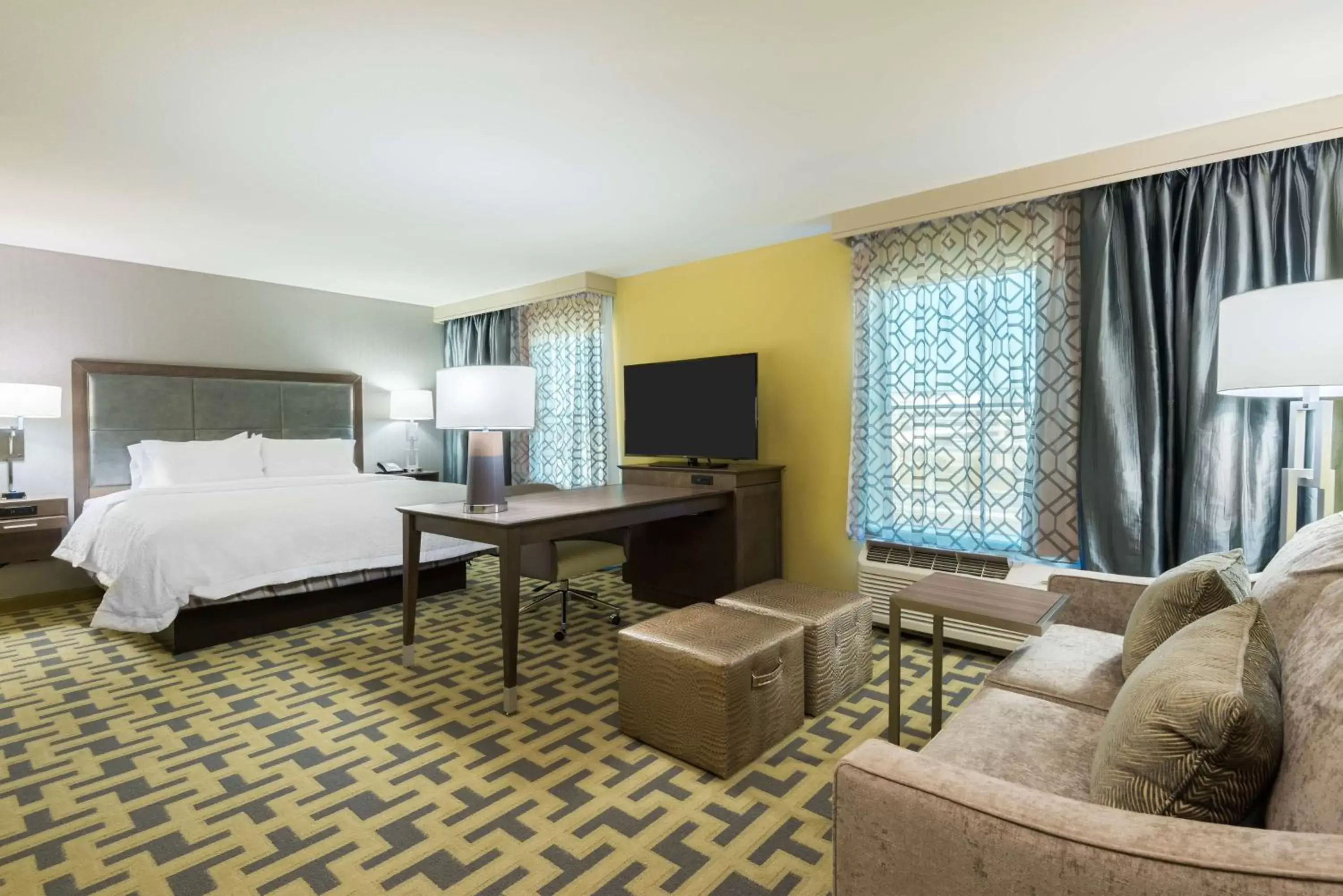 Bed in Hampton Inn & Suites Tampa Airport Avion Park Westshore
