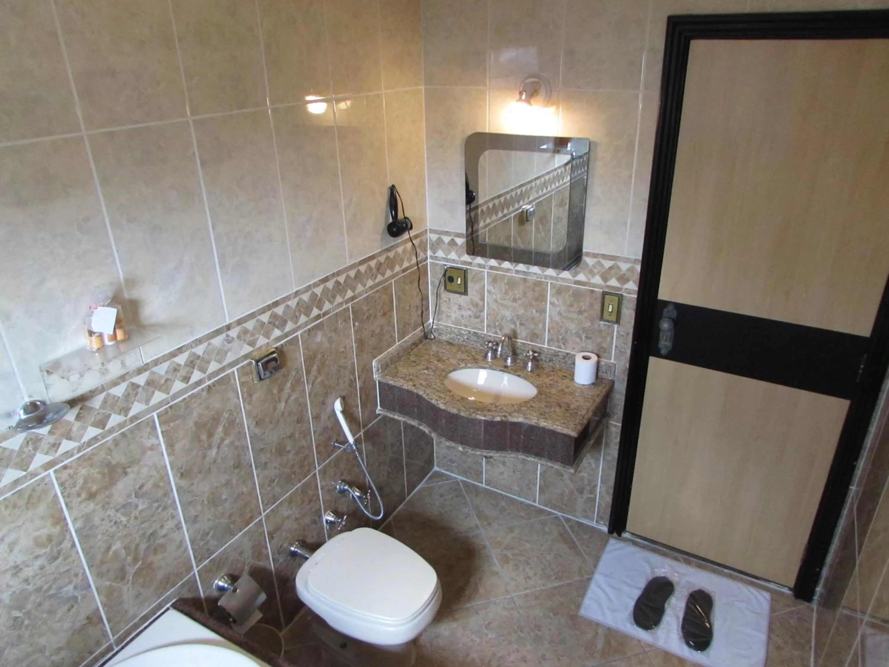 Bathroom in Pleasant Place Hotel