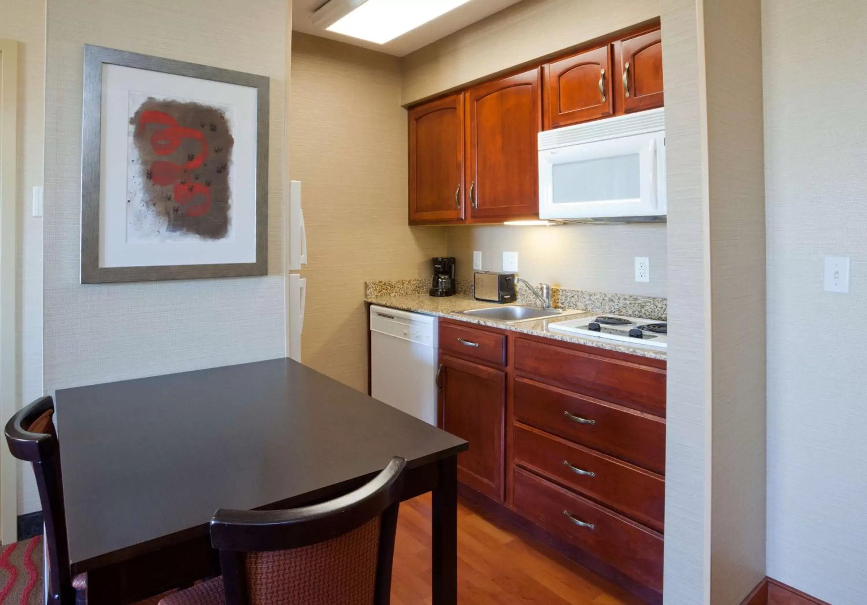 Kitchen or kitchenette, Kitchen/Kitchenette in Homewood Suites by Hilton Sioux Falls