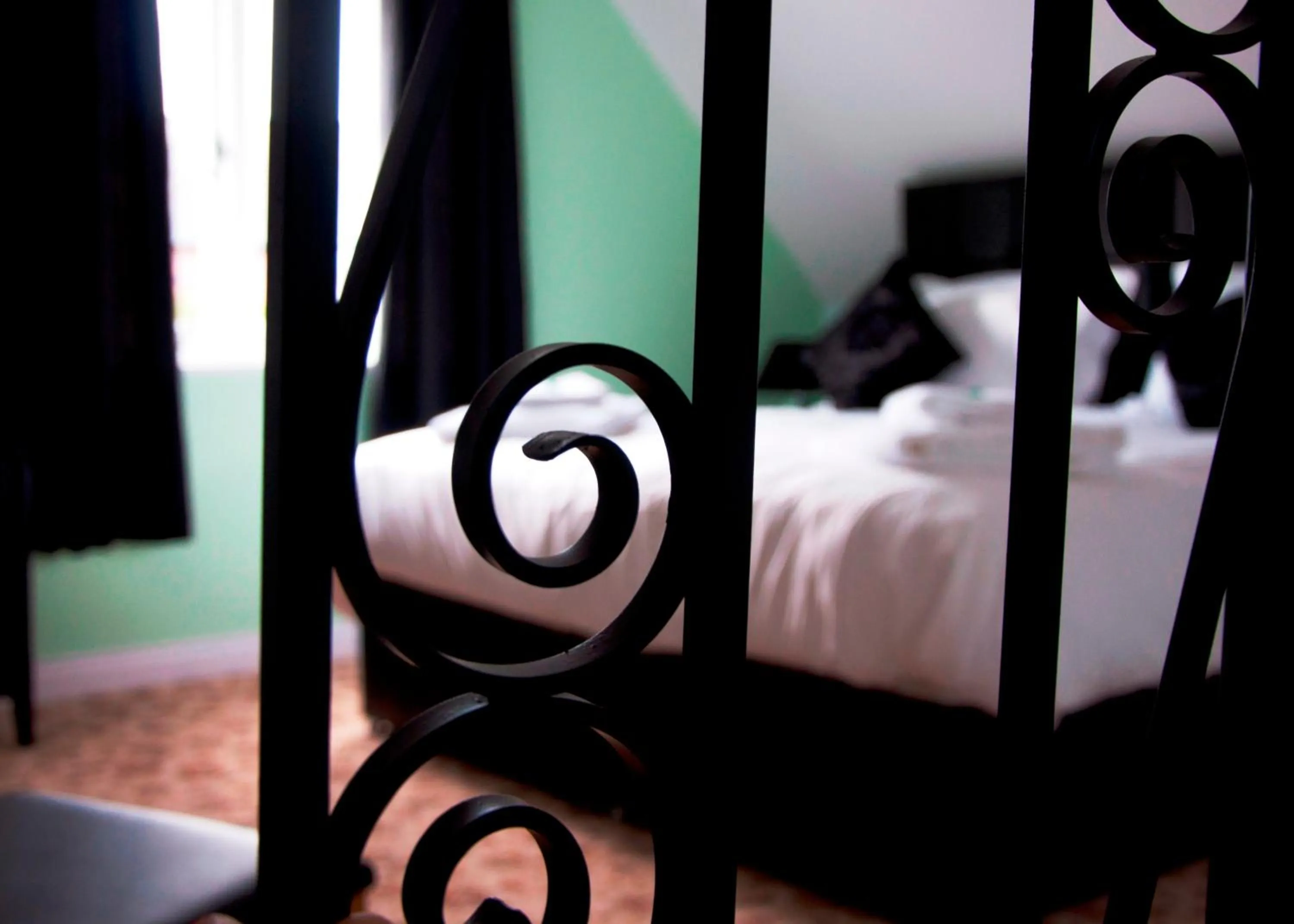 Decorative detail, Bed in New Inn - Dorchester