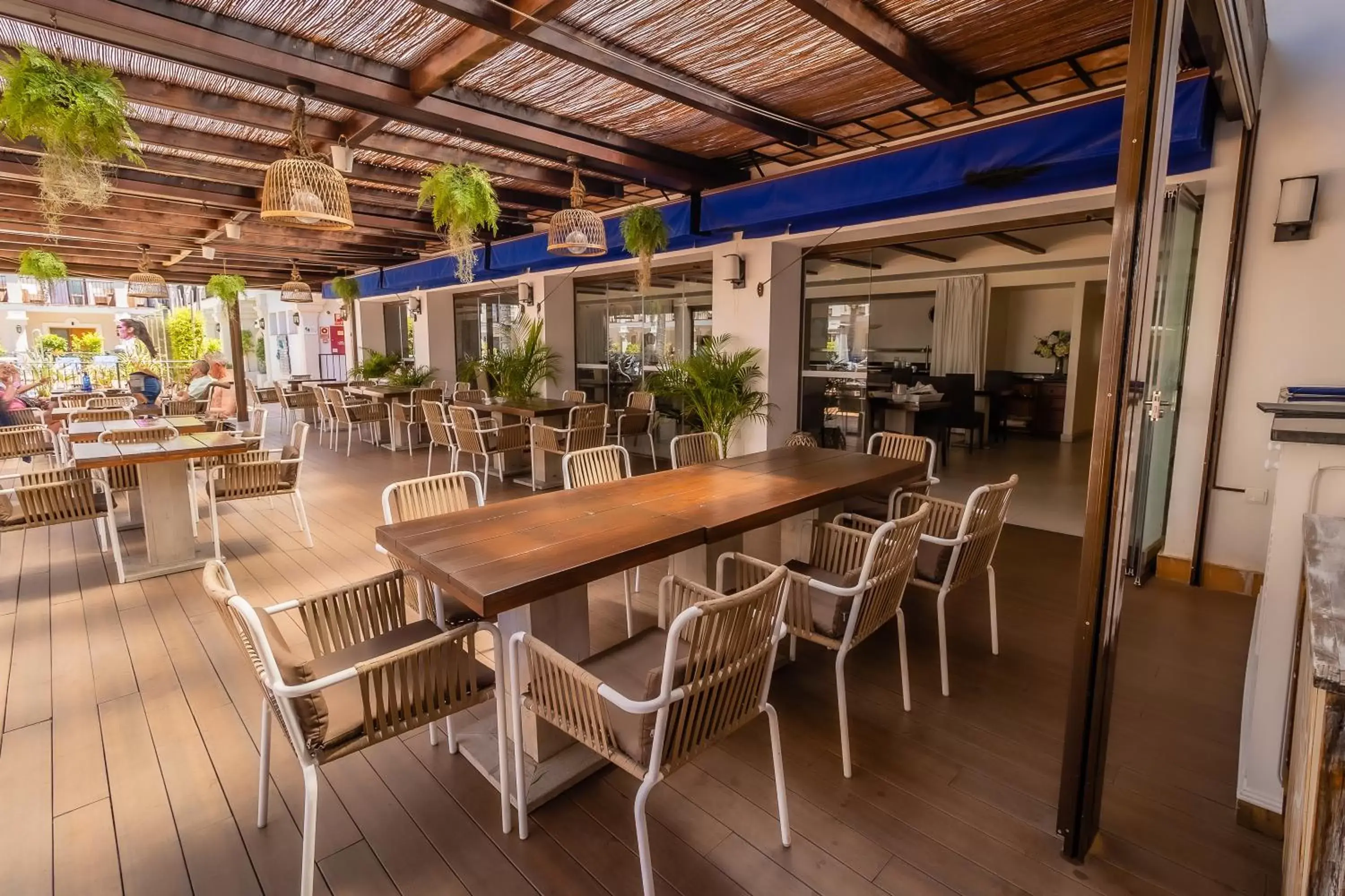Restaurant/places to eat, Lounge/Bar in Paloma Blanca Boutique Hotel- Adults Recommended