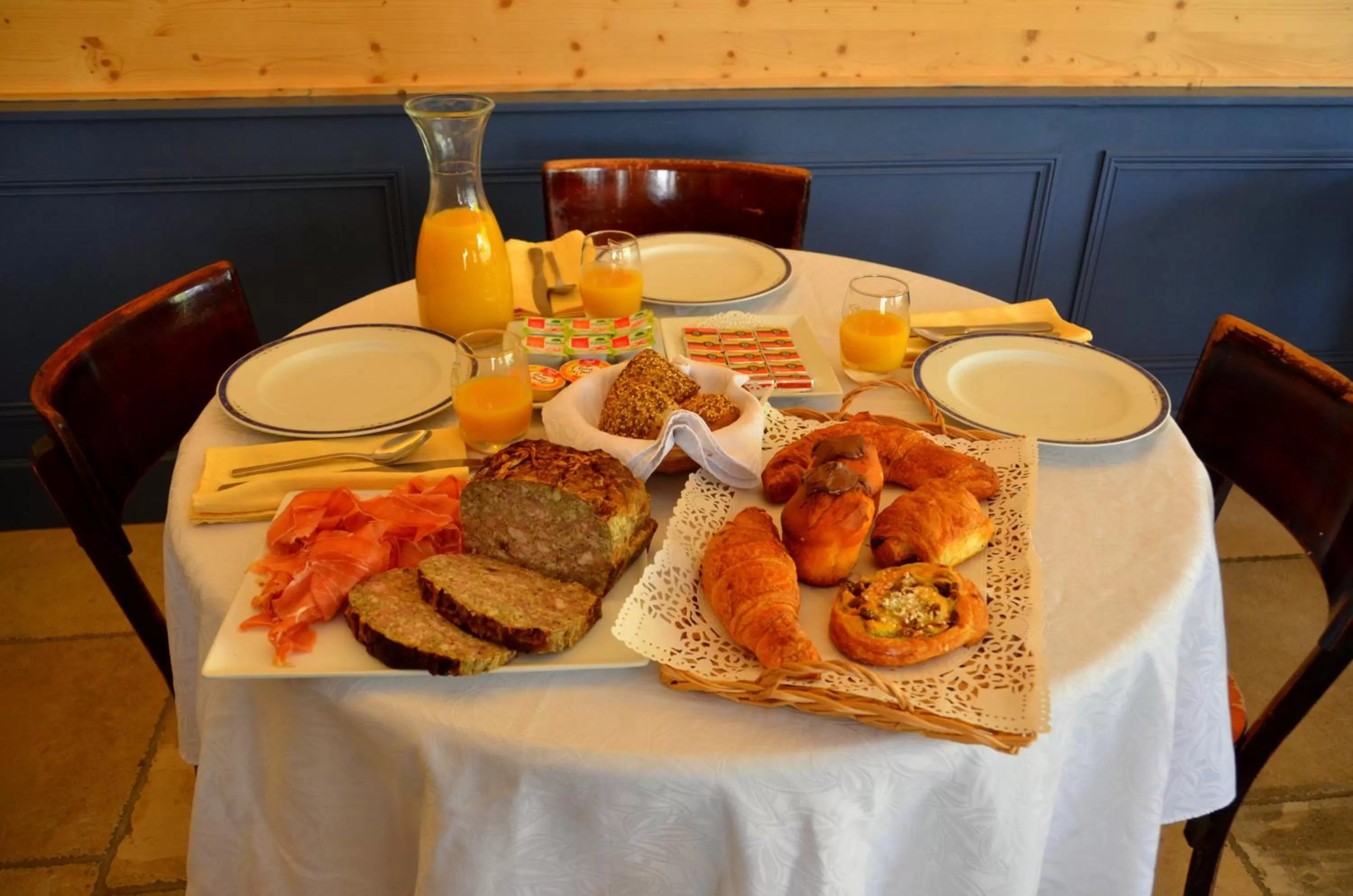 Breakfast in Aux Lys d'Or