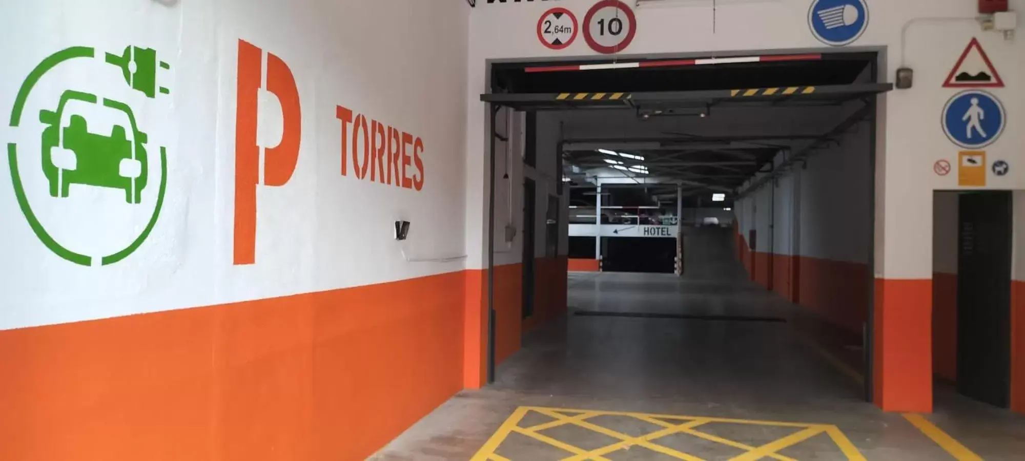 Parking, Property Logo/Sign in Hotel Torres Manlleu