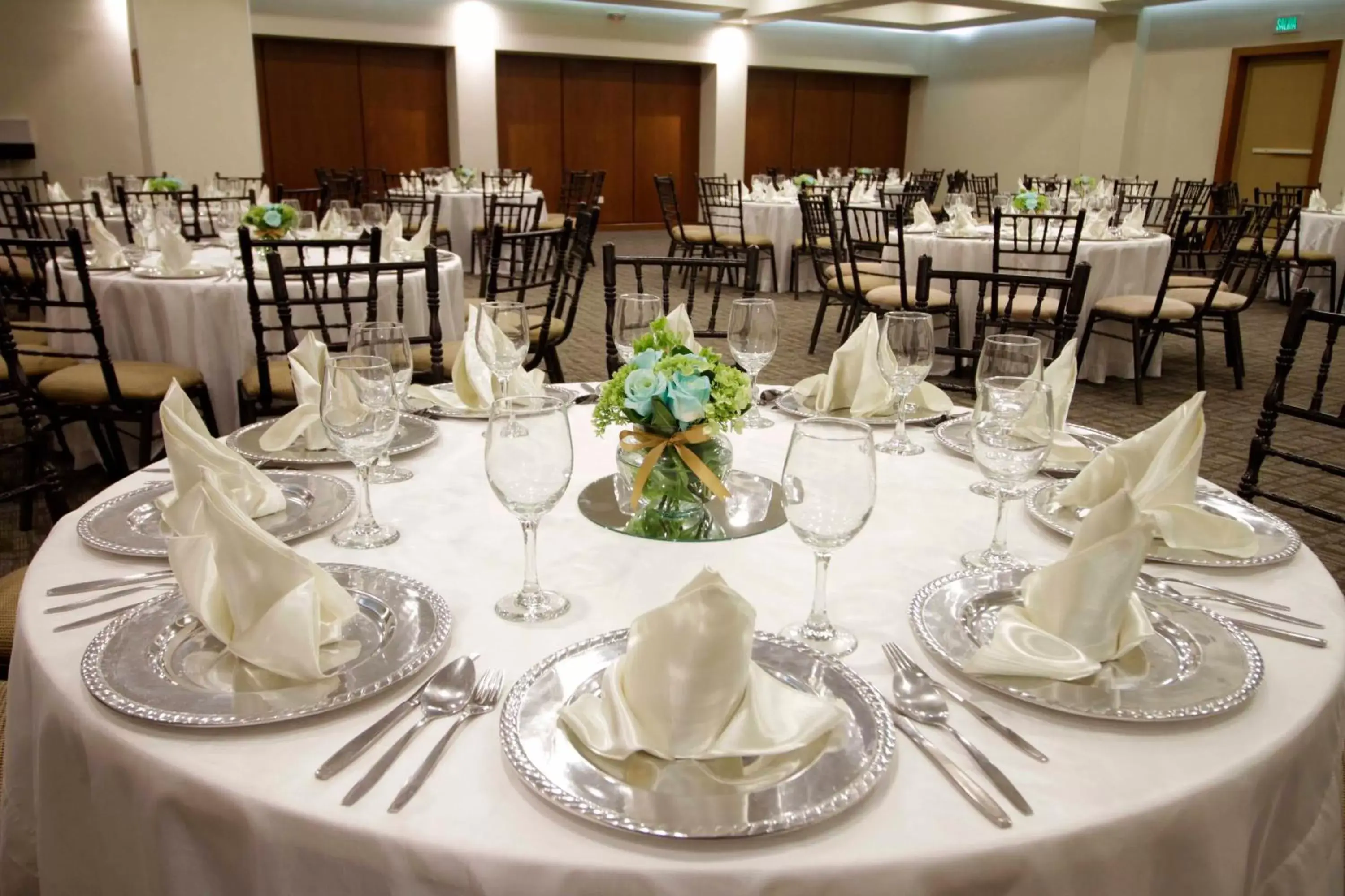 Meeting/conference room, Restaurant/Places to Eat in Holiday Inn Monterrey Norte, an IHG Hotel