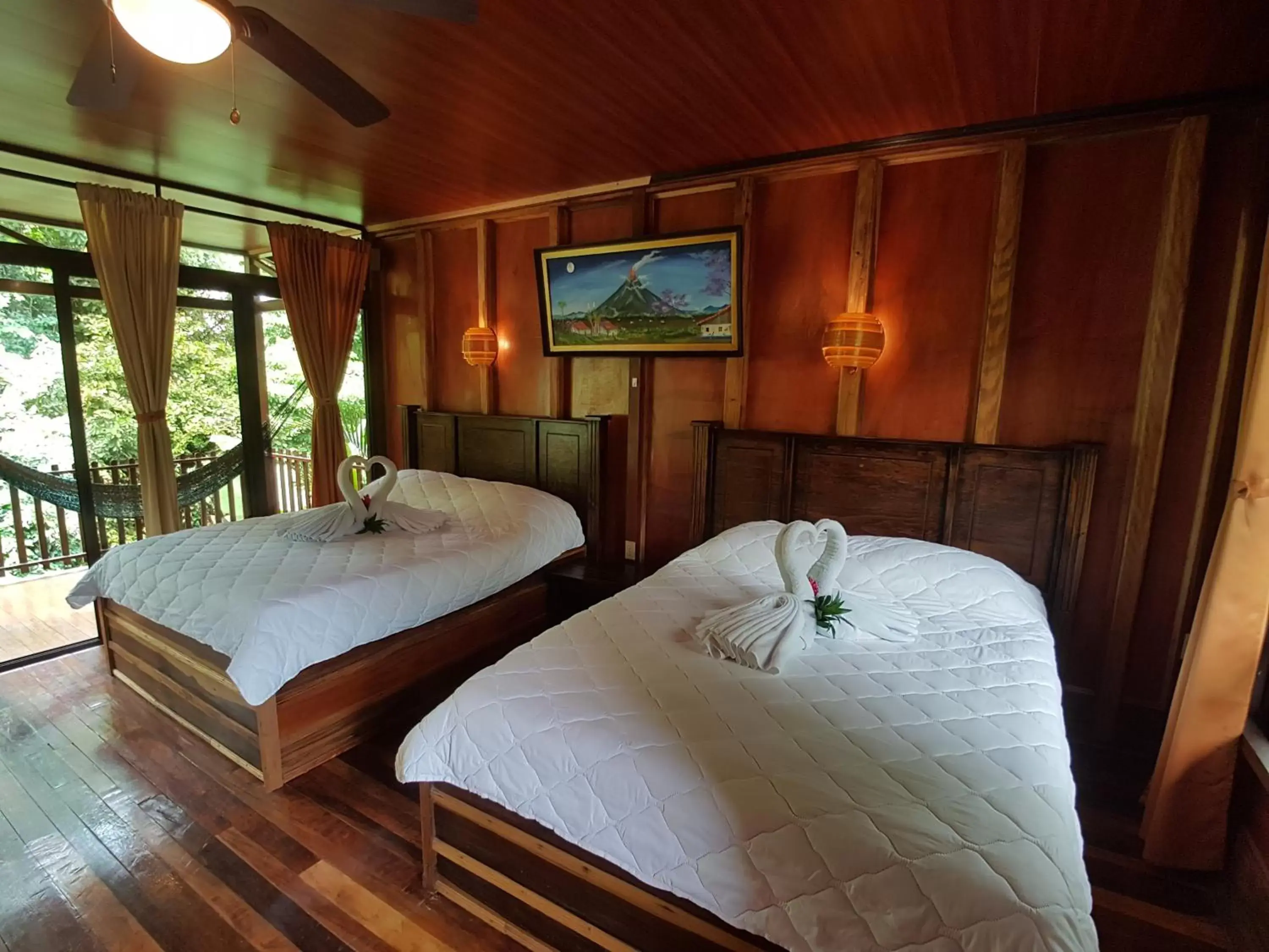 Photo of the whole room, Bed in Hotel Heliconias Nature Inn & Hot Springs