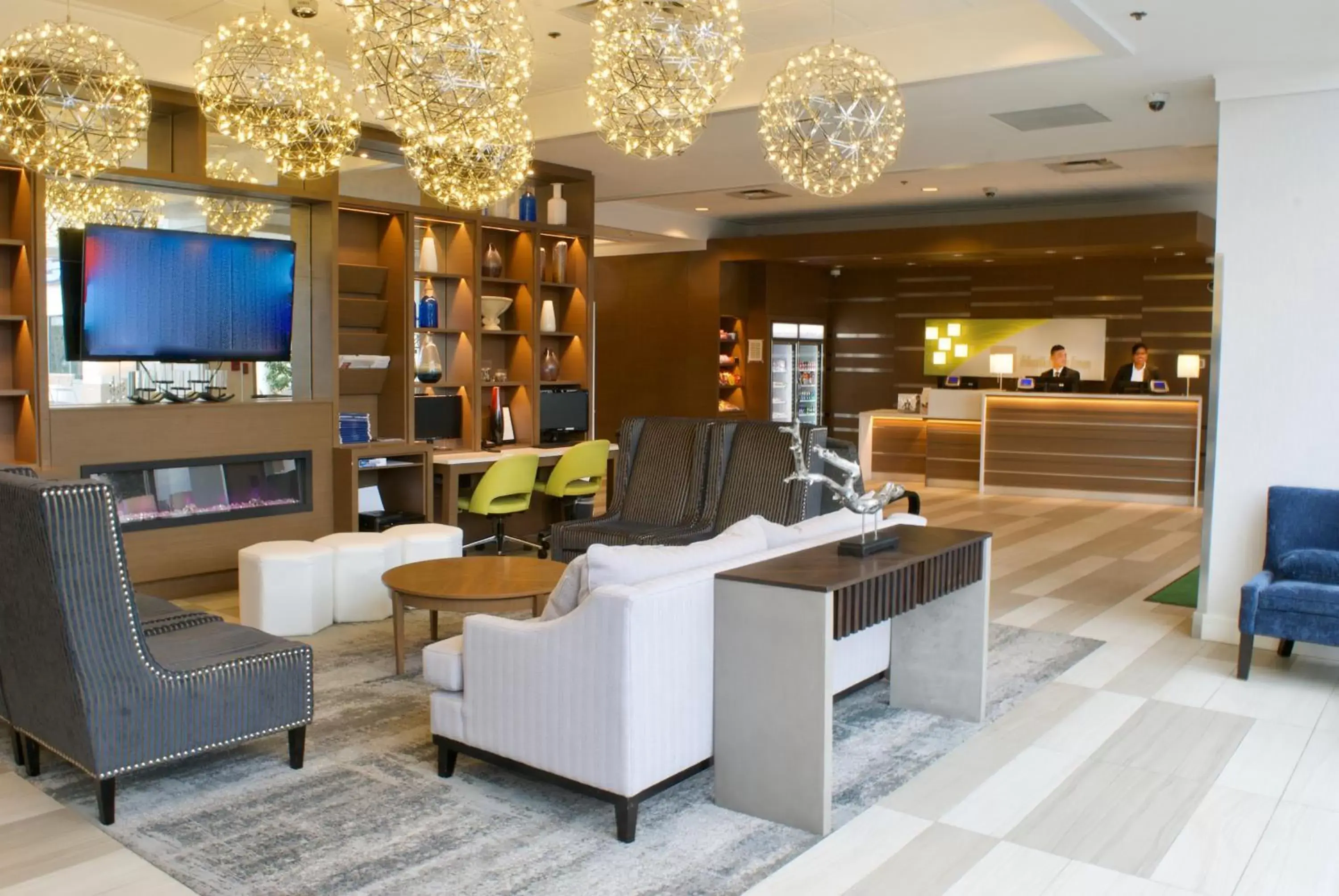 Property building, Lobby/Reception in Holiday Inn Vancouver Airport Richmond, an IHG Hotel