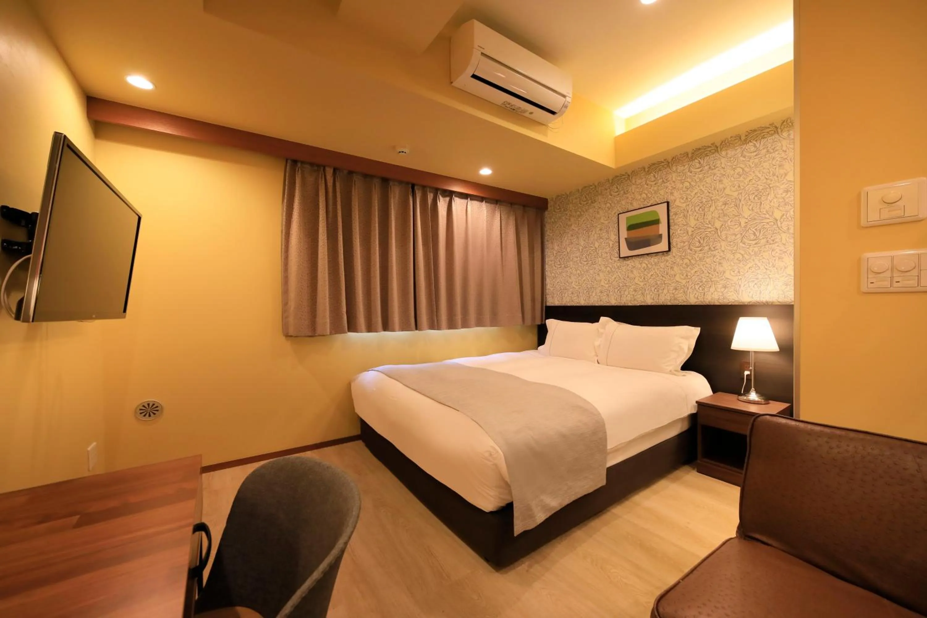 Bed in Centurion Hotel Residential Akasaka Station