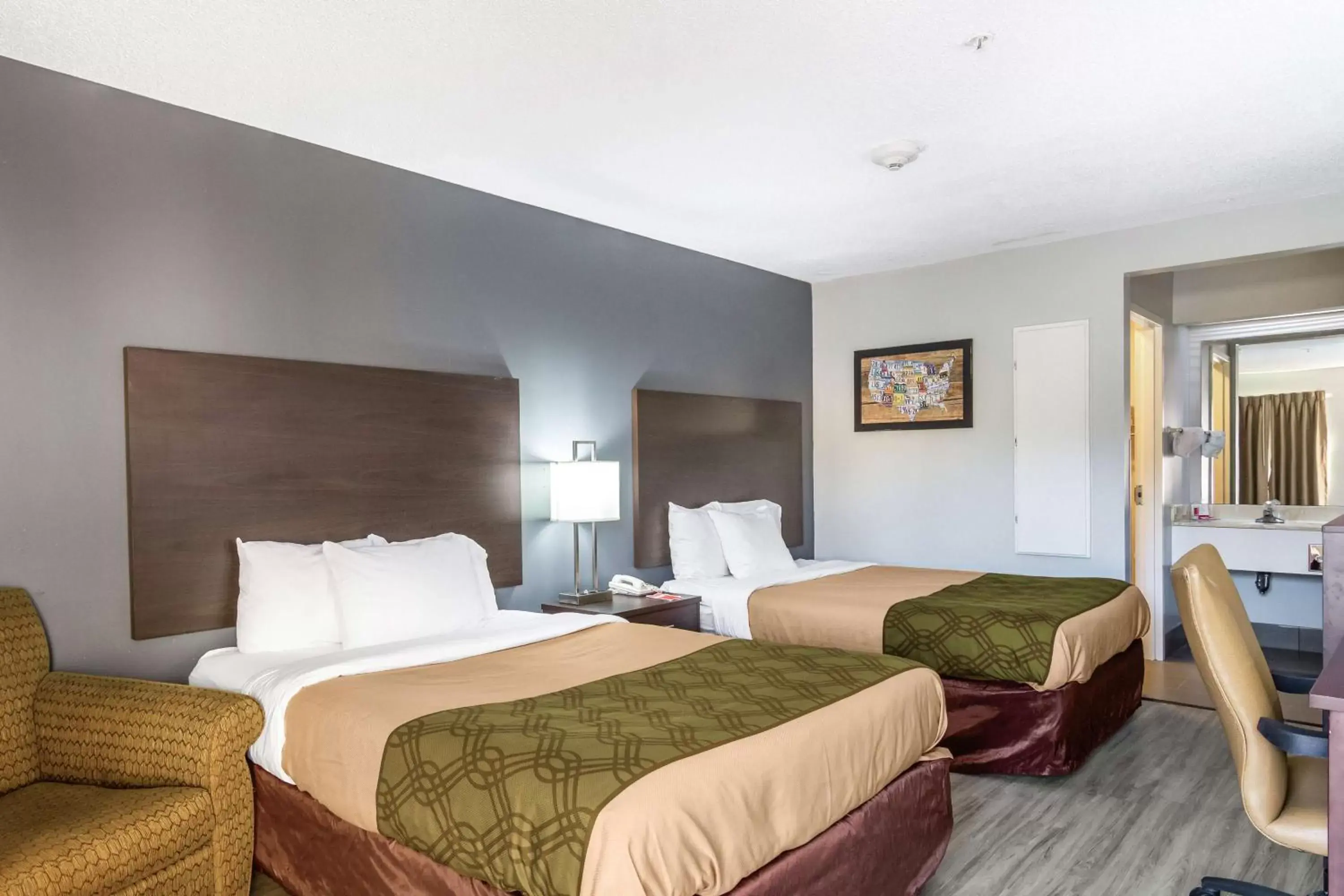 Bed in SureStay Hotel by Best Western Brunswick