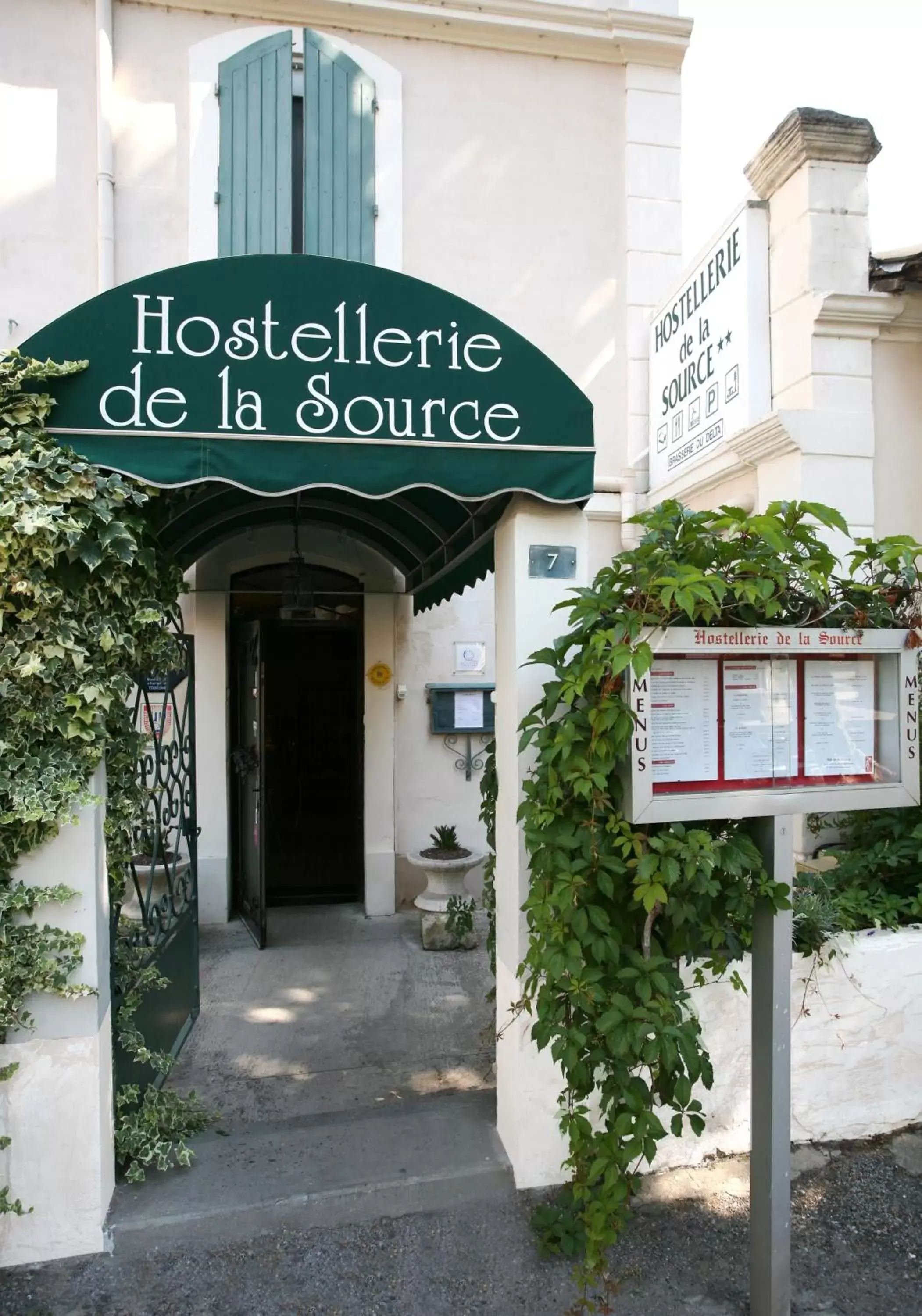 Facade/entrance in Hostellerie De La Source