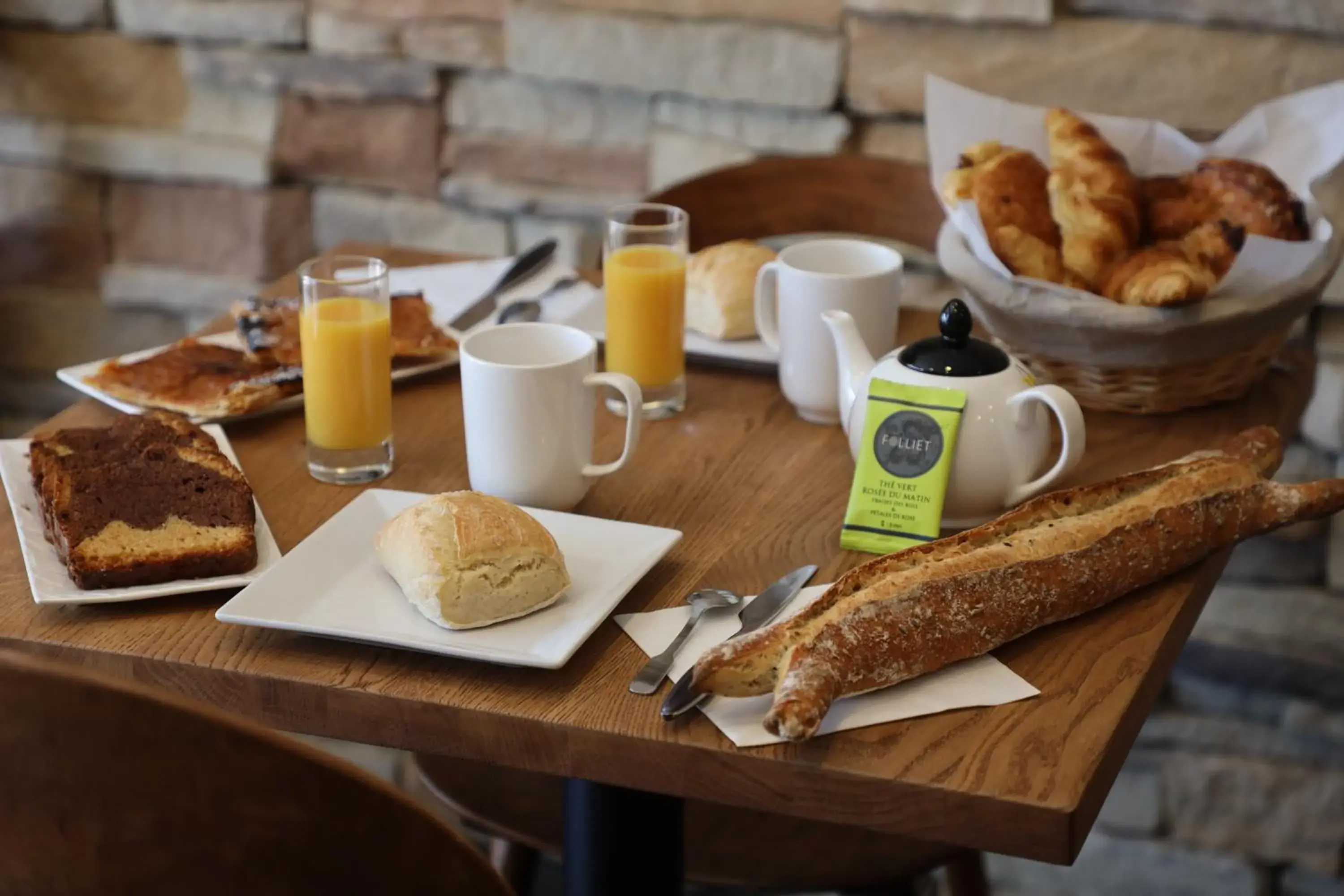 Breakfast in Un Hotel sur le Port