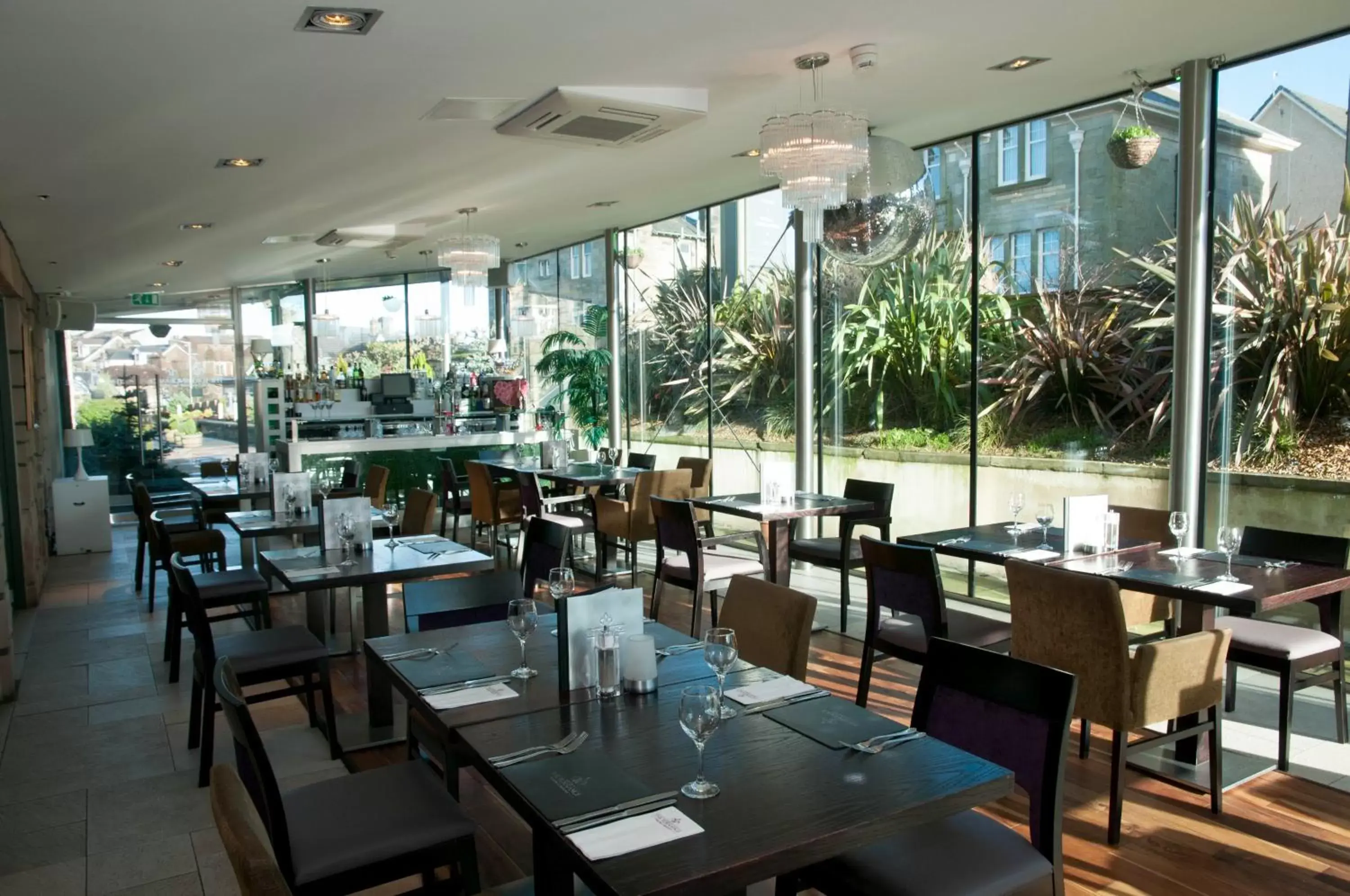 Seating area, Restaurant/Places to Eat in The Torrance Hotel