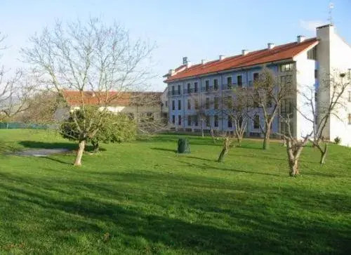 Facade/entrance in Hotel Cristina Facade/entrance in Hotel Cristina