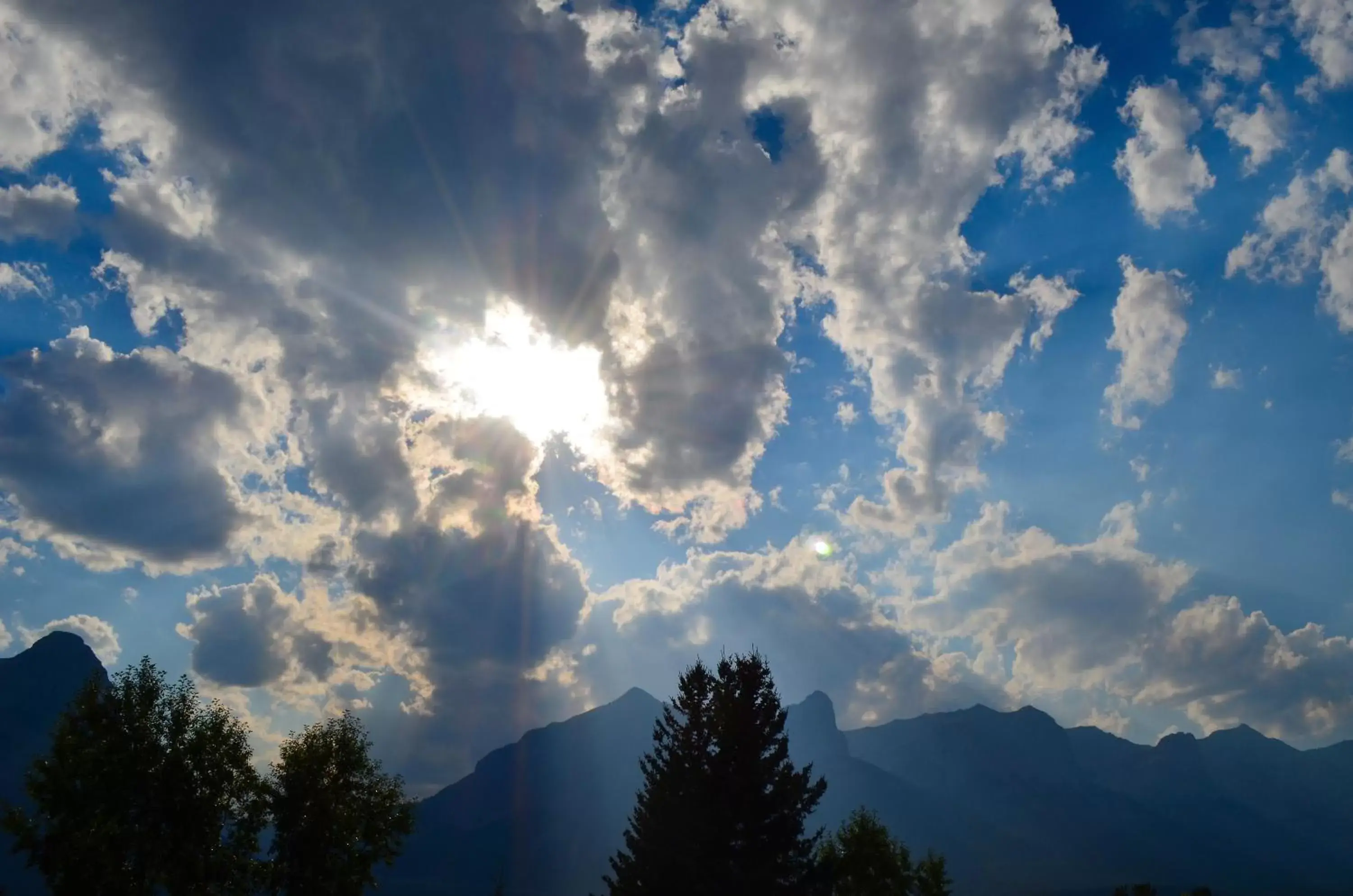 Natural landscape in Sunset Resorts Canmore and Spa