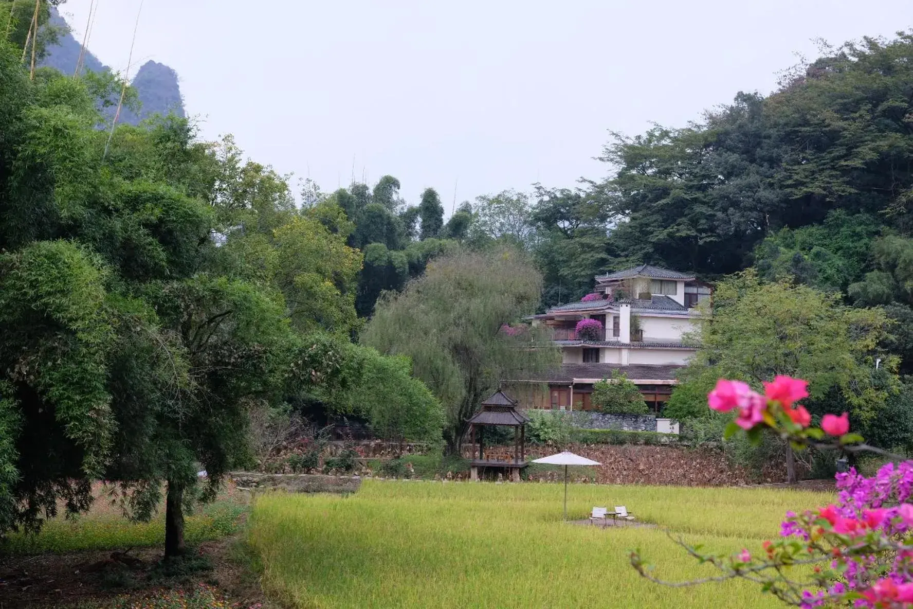 Yangshuo Moondance Hotel