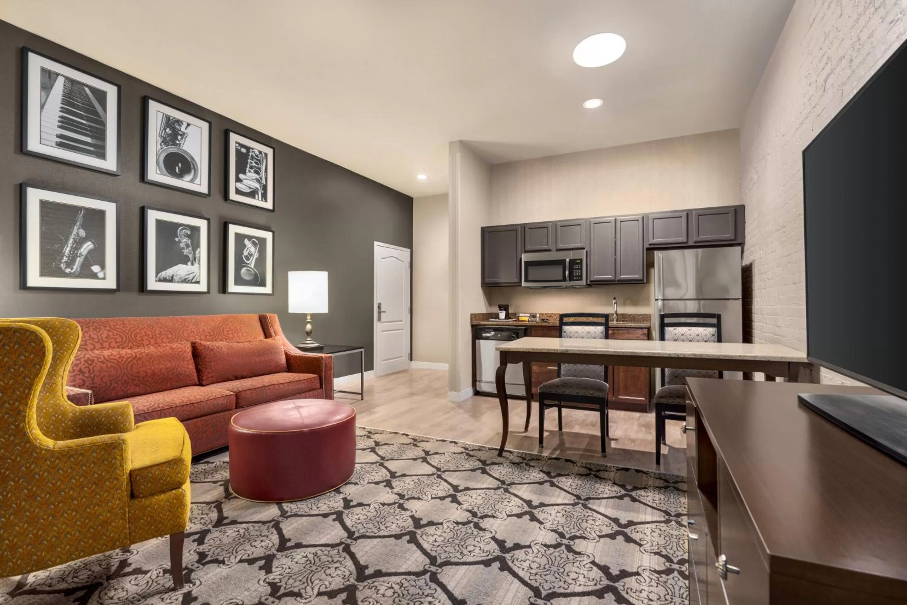 Living room in Hampton Inn and Suites New Orleans Convention Center