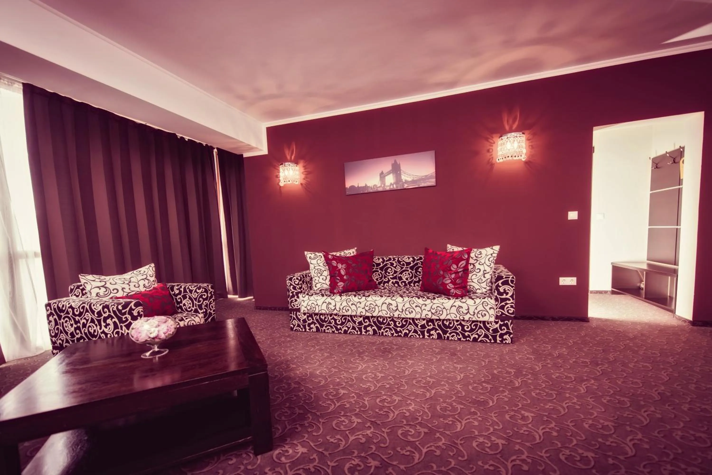 Living room, Bed in Hotel Ozana