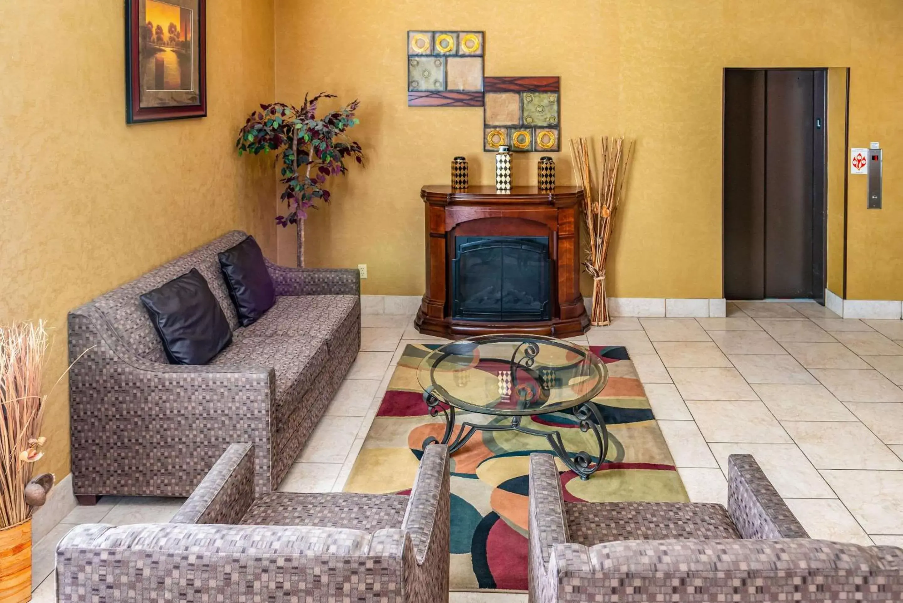 Lobby or reception, Seating Area in Quality Inn & Suites