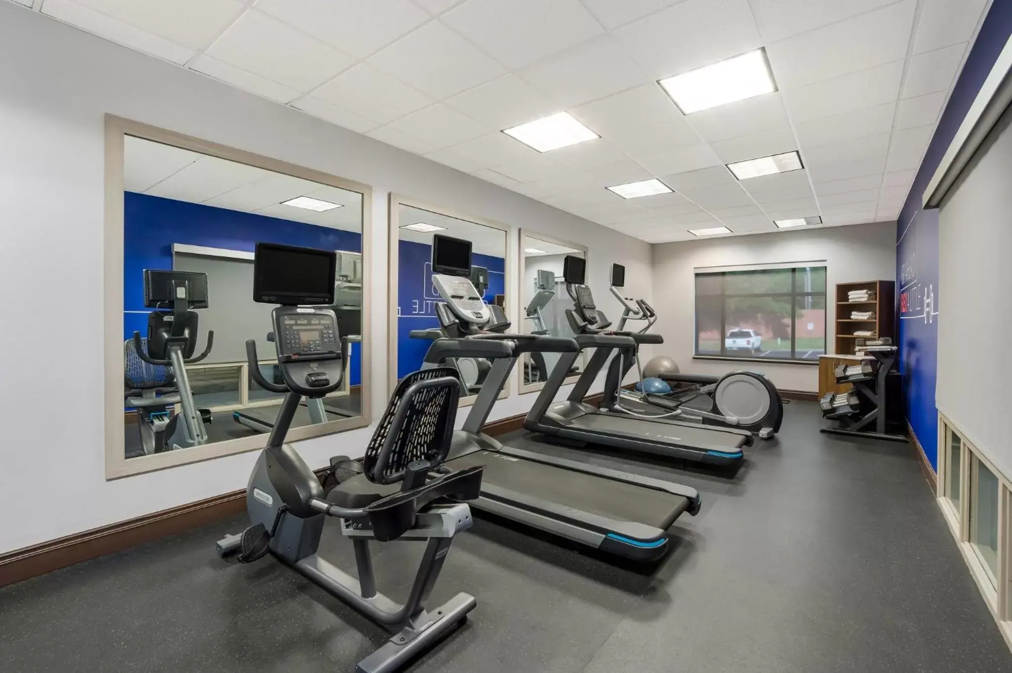 Fitness centre/facilities, Fitness Center/Facilities in Holiday Inn Express & Suites Lexington, an IHG Hotel