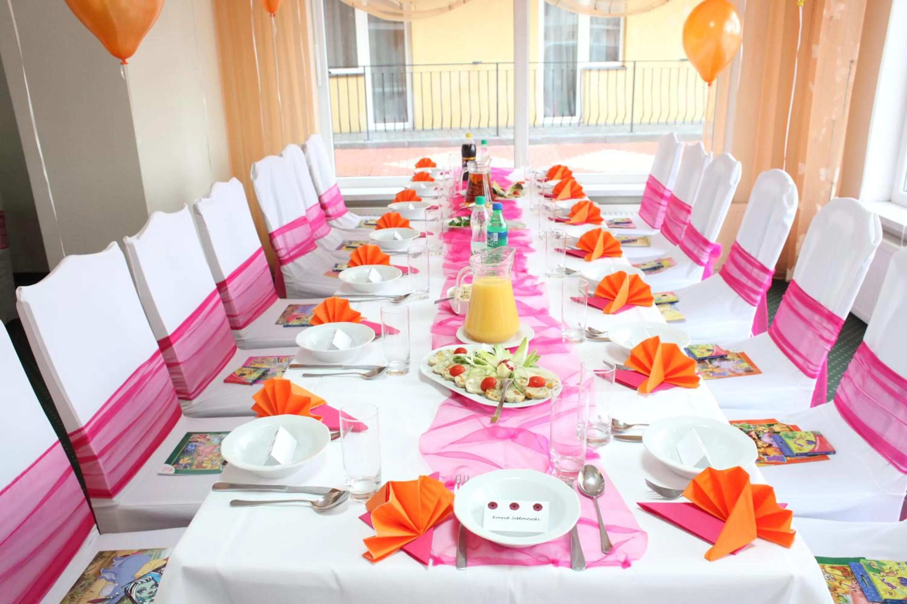 Restaurant/places to eat in Hotel Huszcza