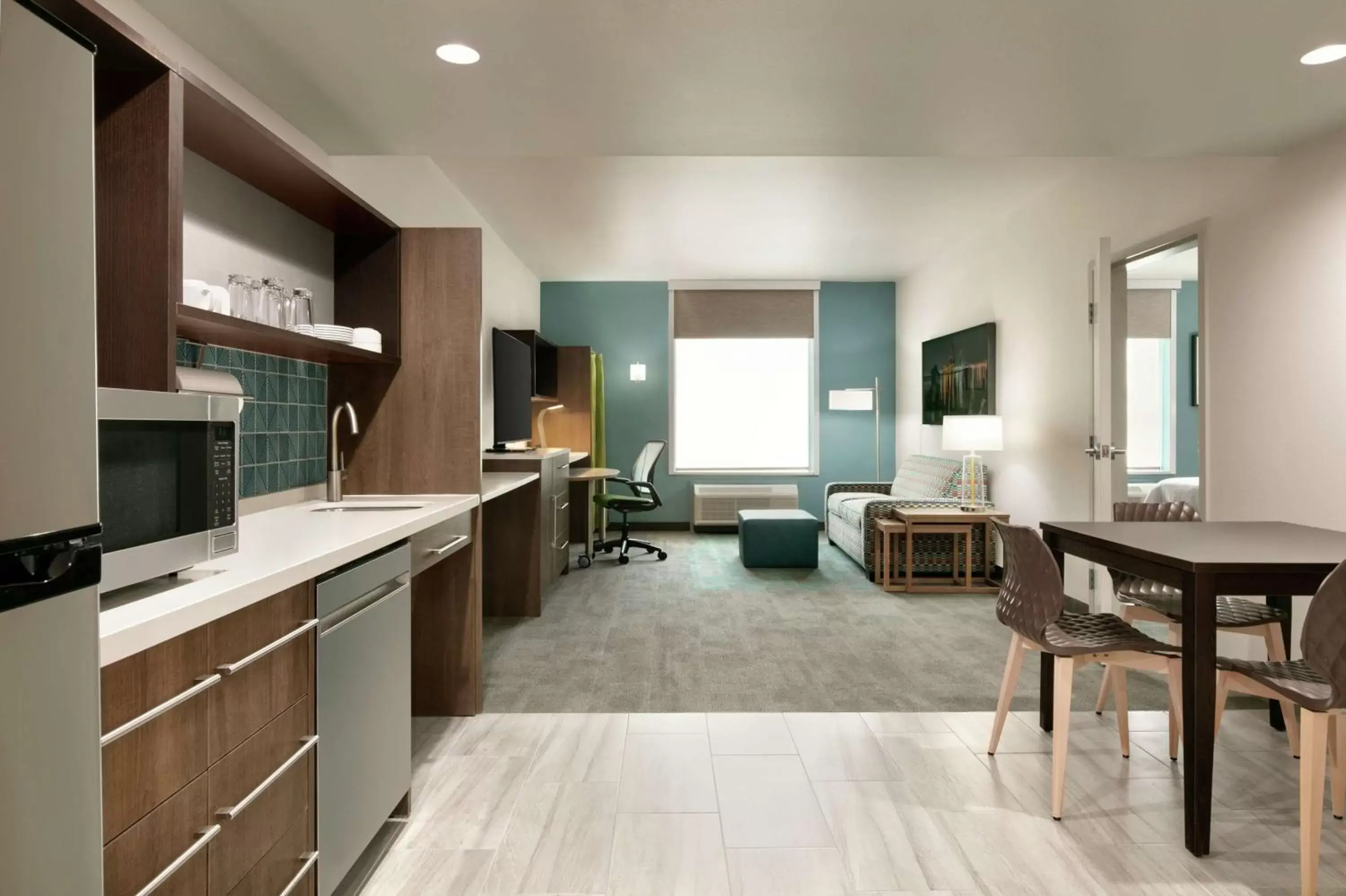 Bedroom, Kitchen/Kitchenette in Home2 Suites By Hilton Norfolk Airport