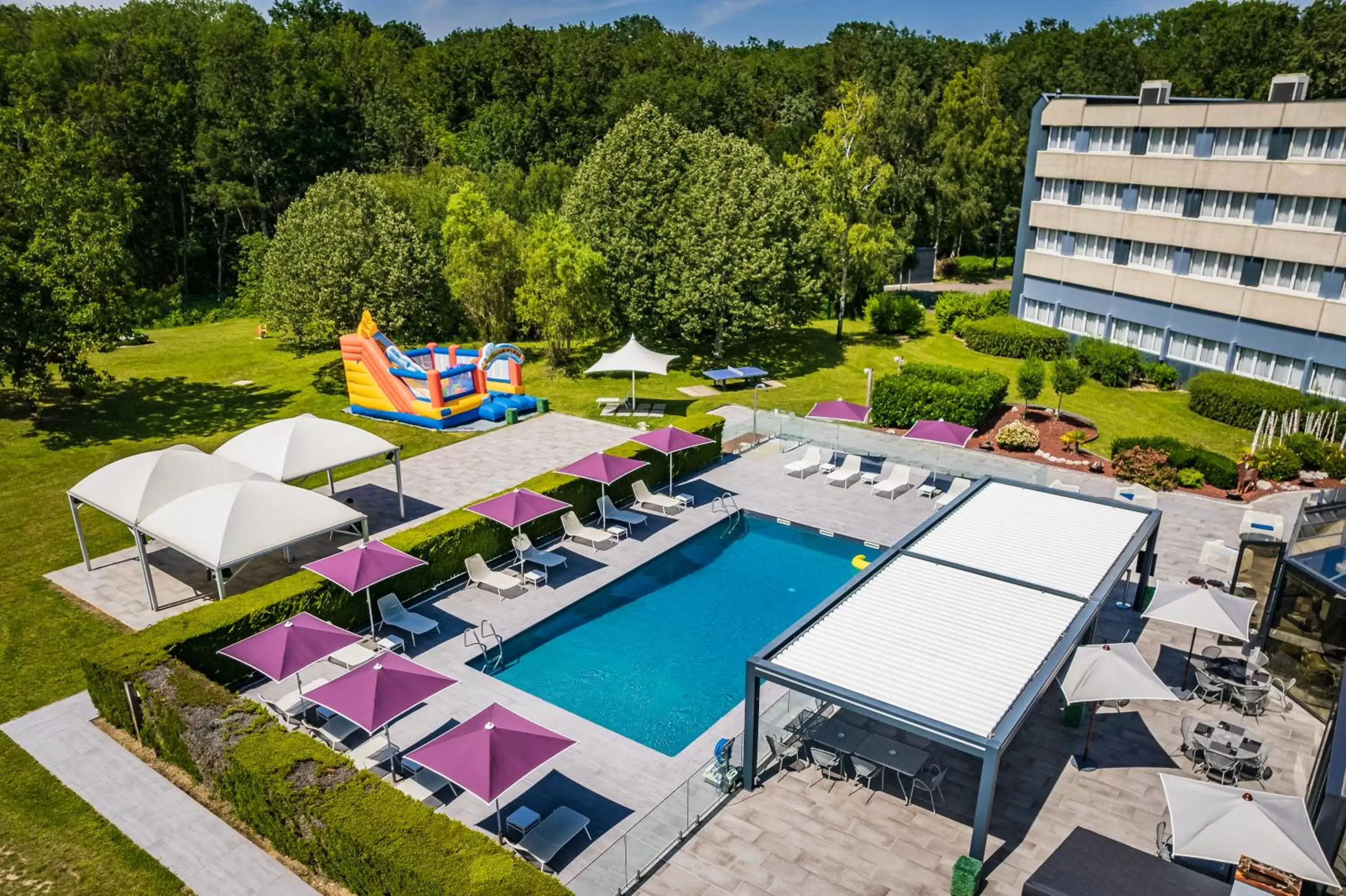 Patio, Pool View in Novotel Orléans Saint Jean de Braye