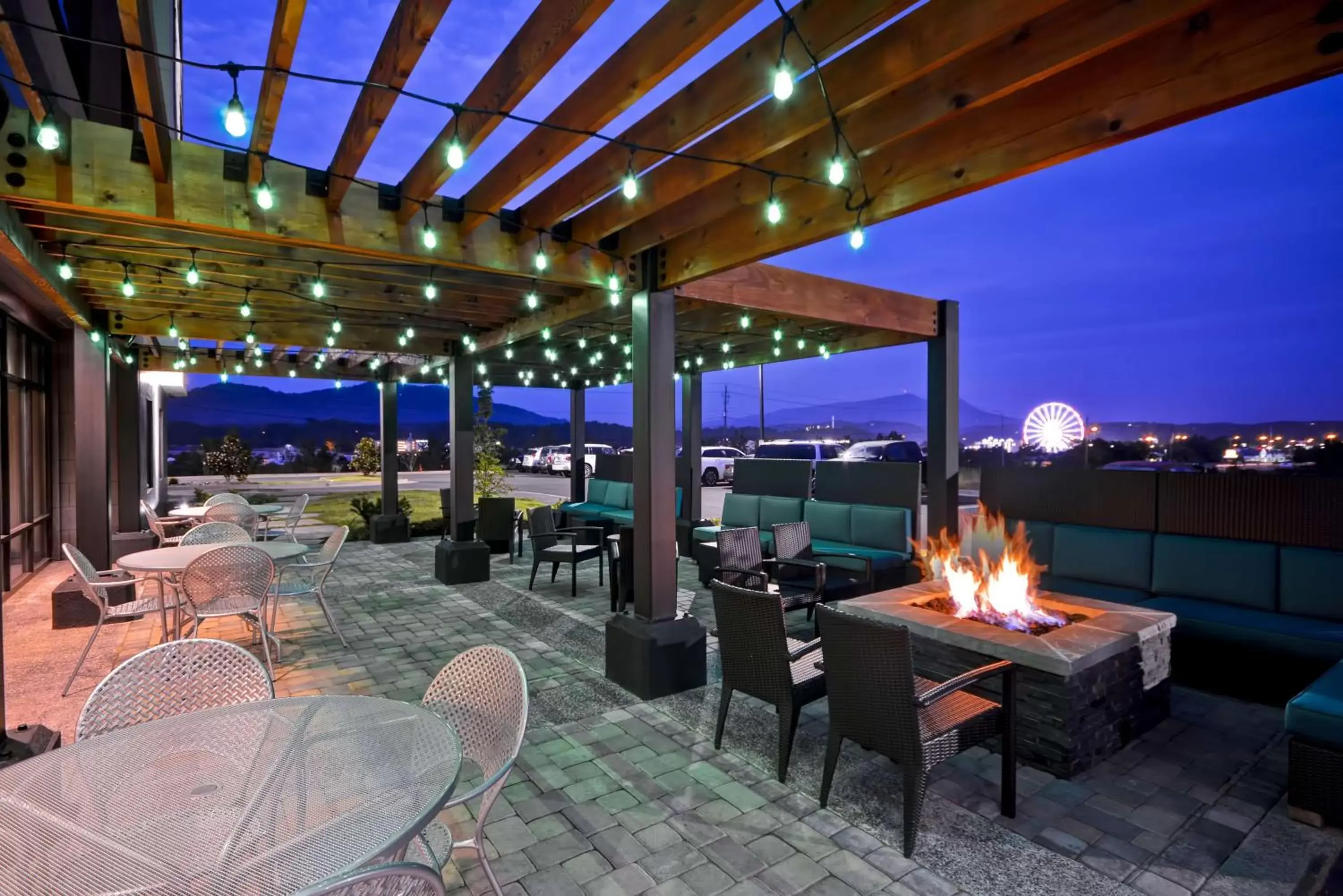 Patio, Restaurant/Places to Eat in Home2 Suites By Hilton Pigeon Forge