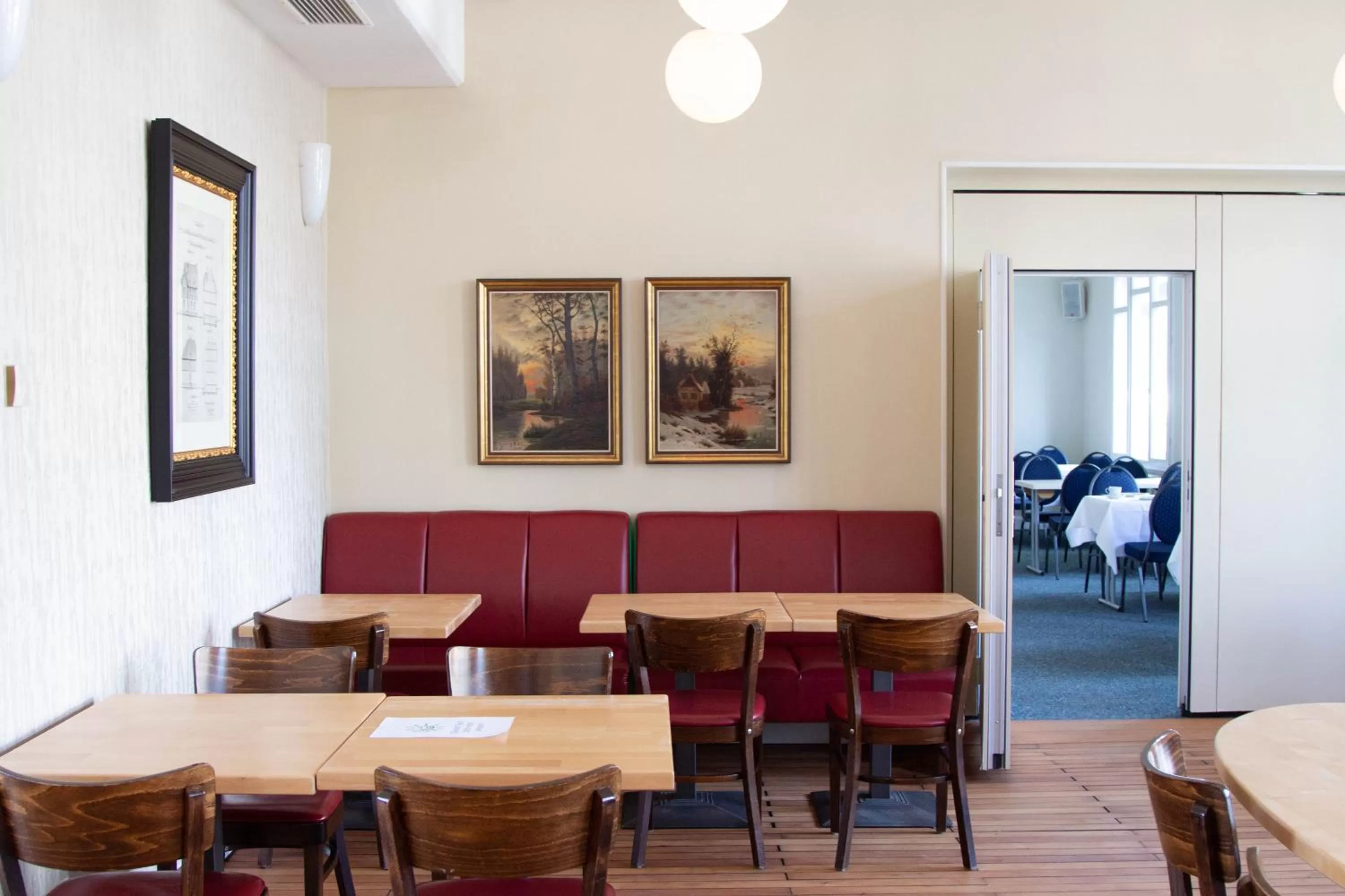 Restaurant/Places to Eat in 2T Hotel artgenossen